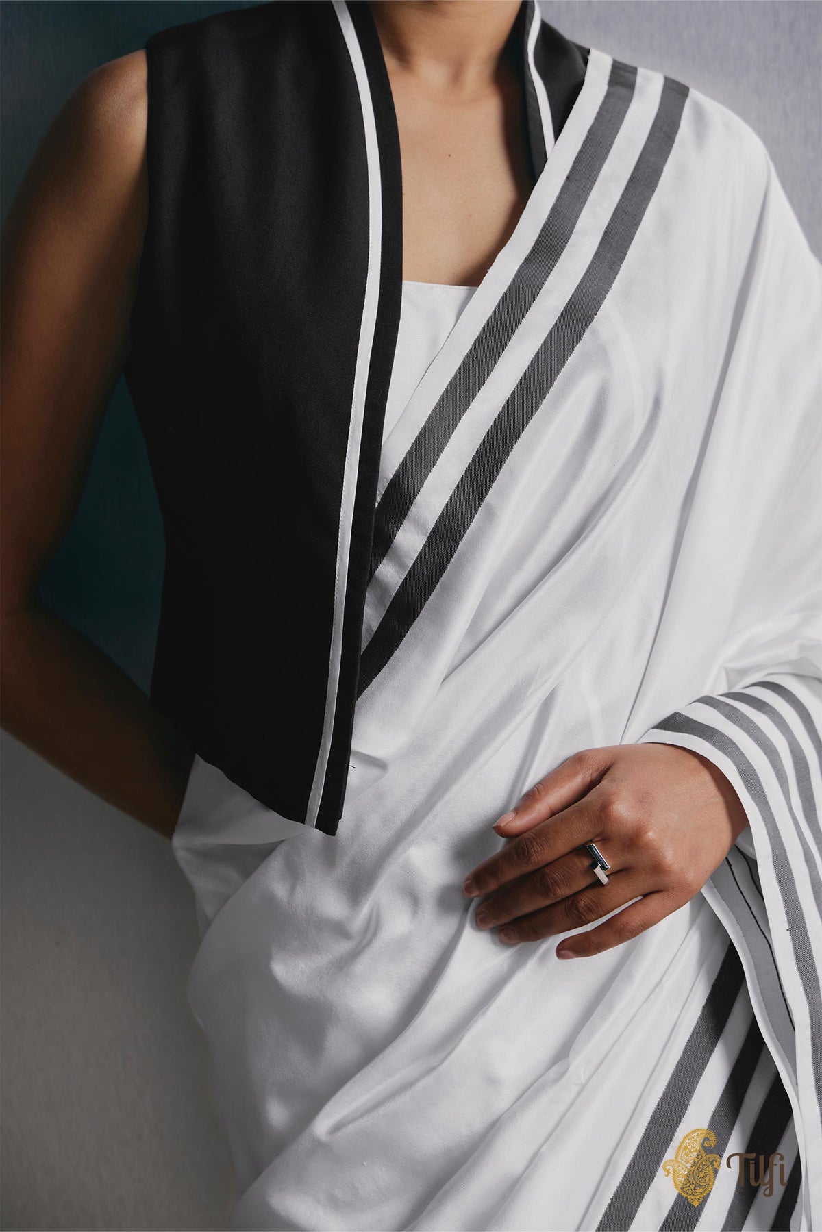 'Sheet Music' White Pure Katan Silk Banarasi Handloom Saree