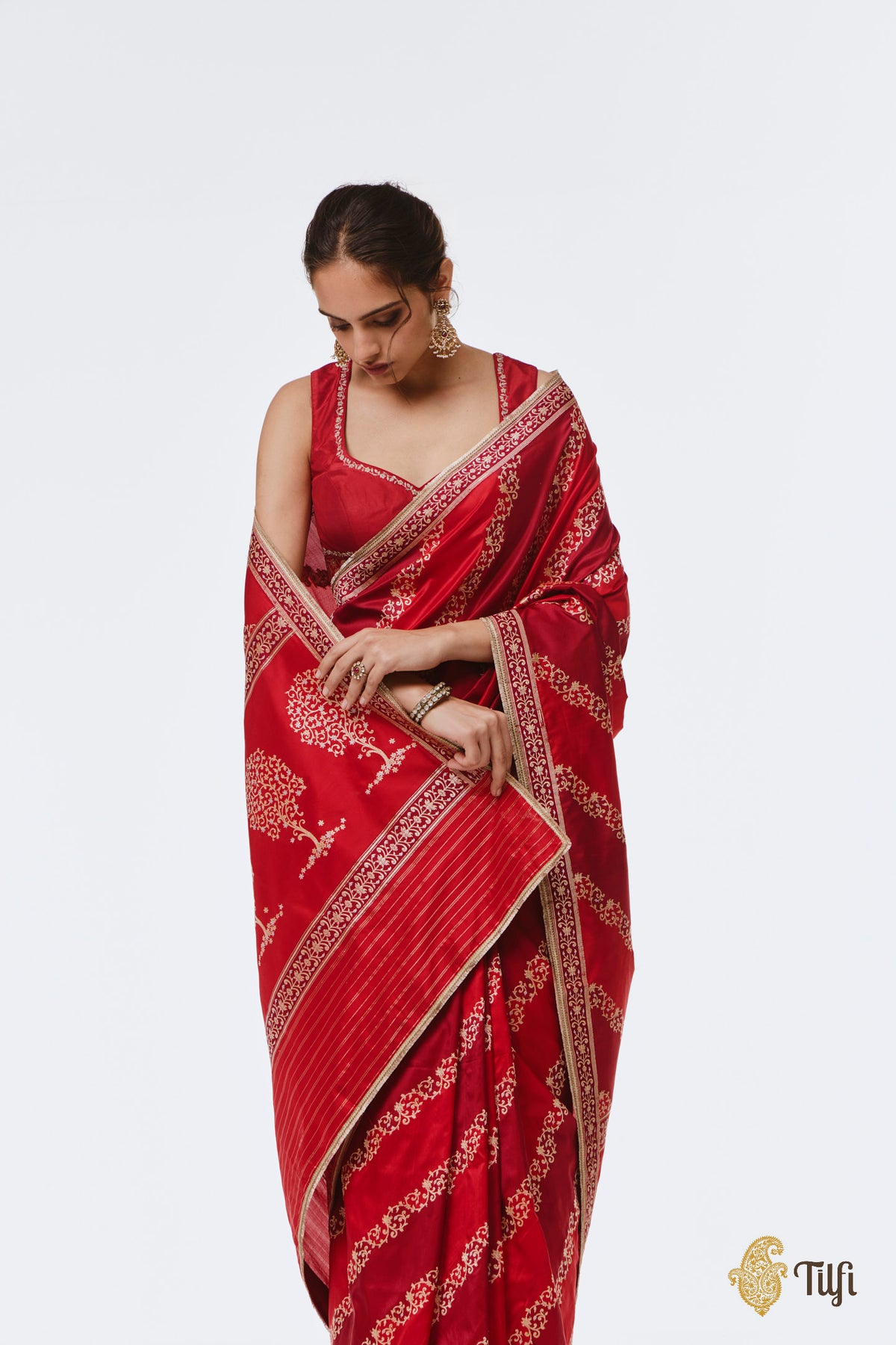 Pre-Order: 'Nandana' Red-Maroon Pure Katan Silk Banarasi Handloom Saree