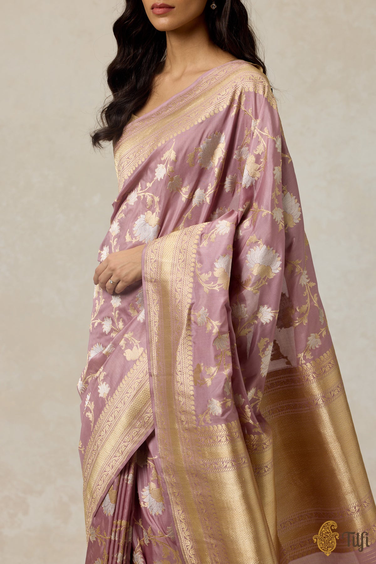 &#39;Menaka&#39; Onion Pink Pure Katan Silk Banarasi Handloom Saree