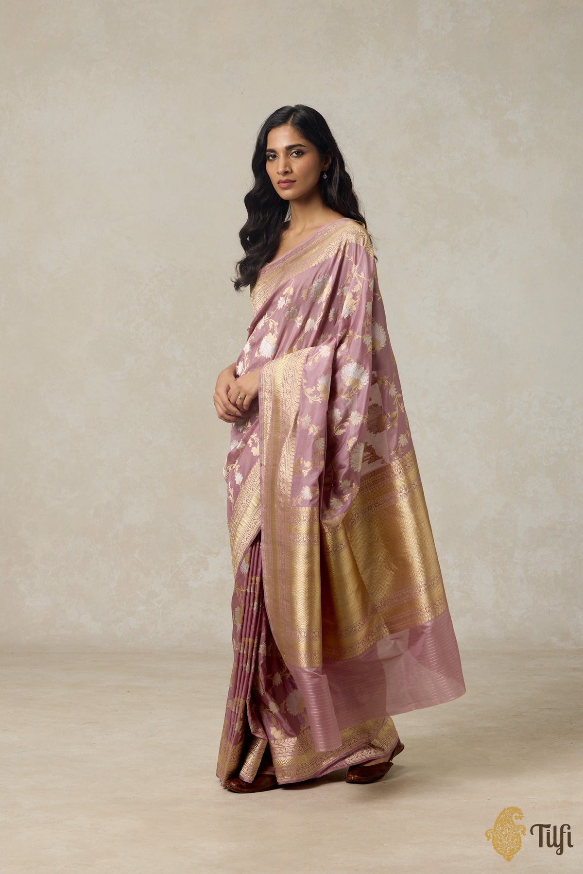 &#39;Menaka&#39; Onion Pink Pure Katan Silk Banarasi Handloom Saree