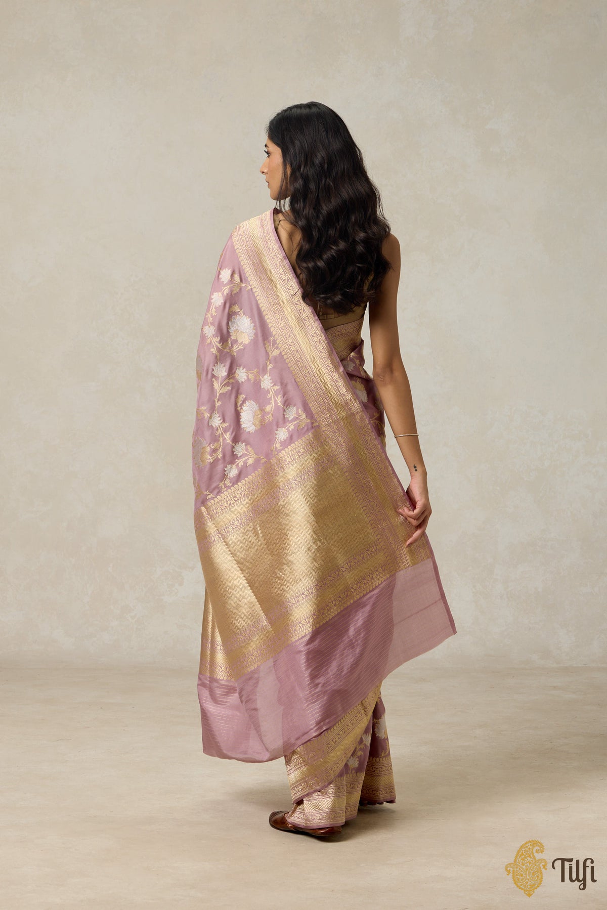 &#39;Menaka&#39; Onion Pink Pure Katan Silk Banarasi Handloom Saree