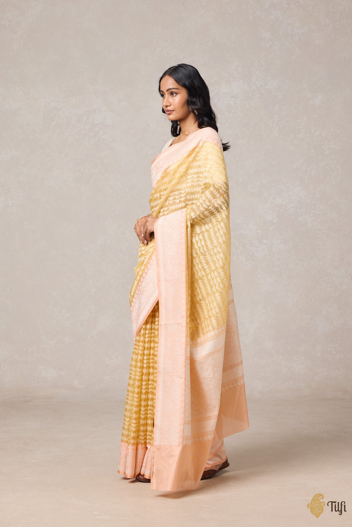 Pre-Order: Pale Yellow-Peach Pure Kora Silk Banarasi Handloom Saree