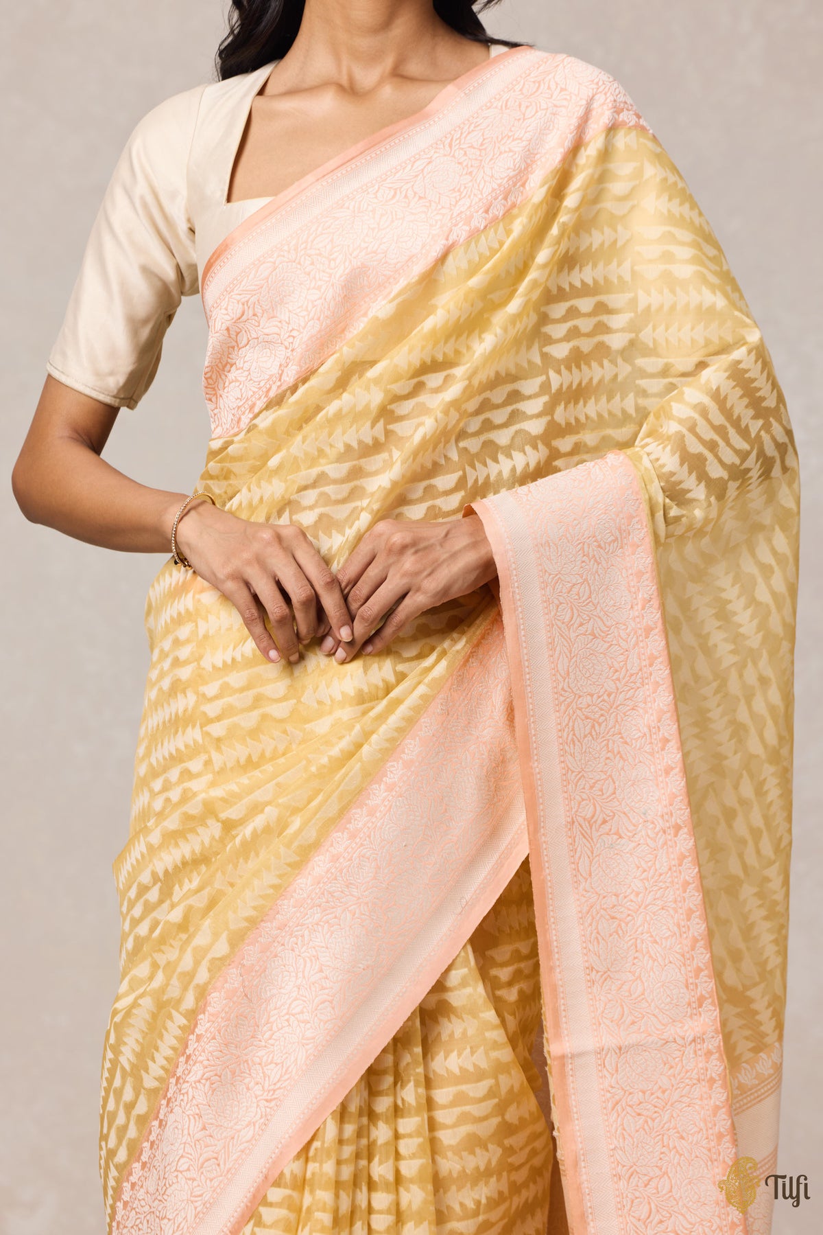 Pre-Order: Pale Yellow-Peach Pure Kora Silk Banarasi Handloom Saree