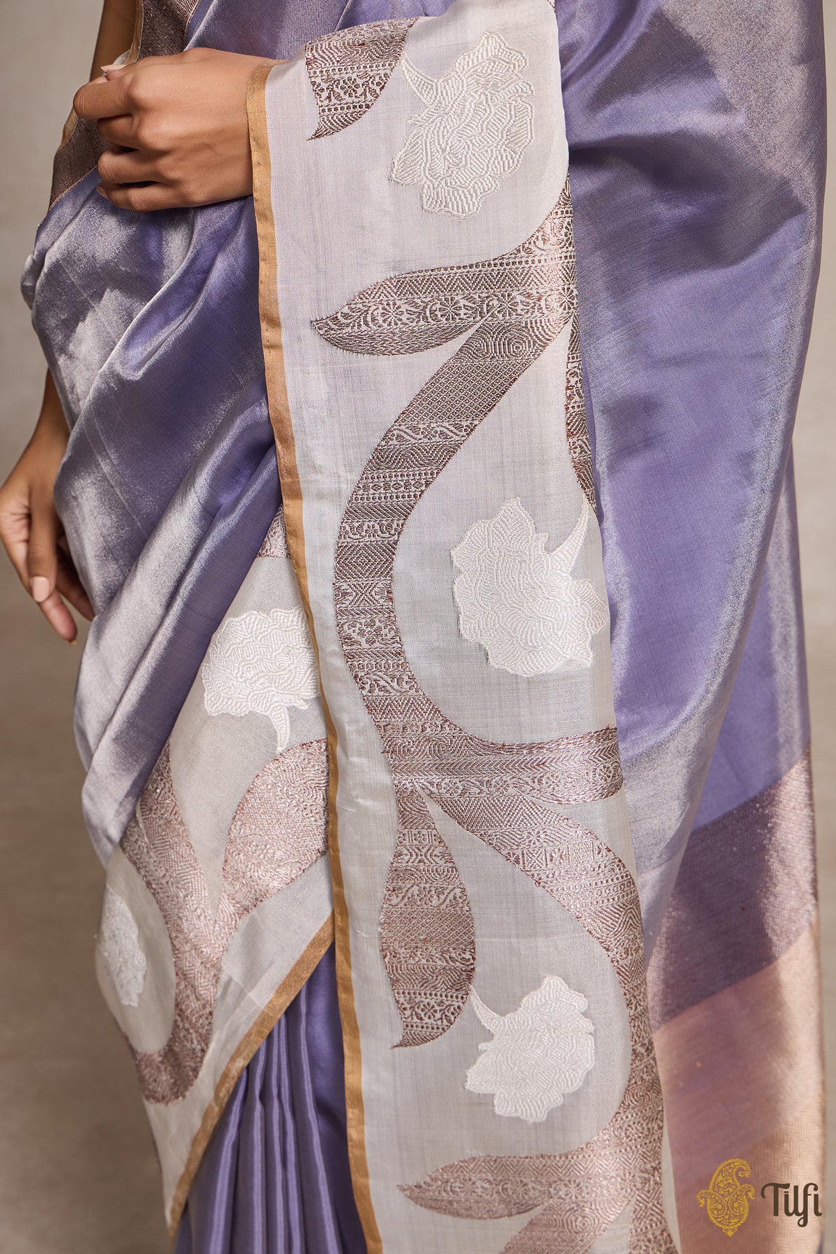 &#39;Zuhra&#39; Irish Blue-White Pure Ektara Silk Tissue Banarasi Handloom Saree