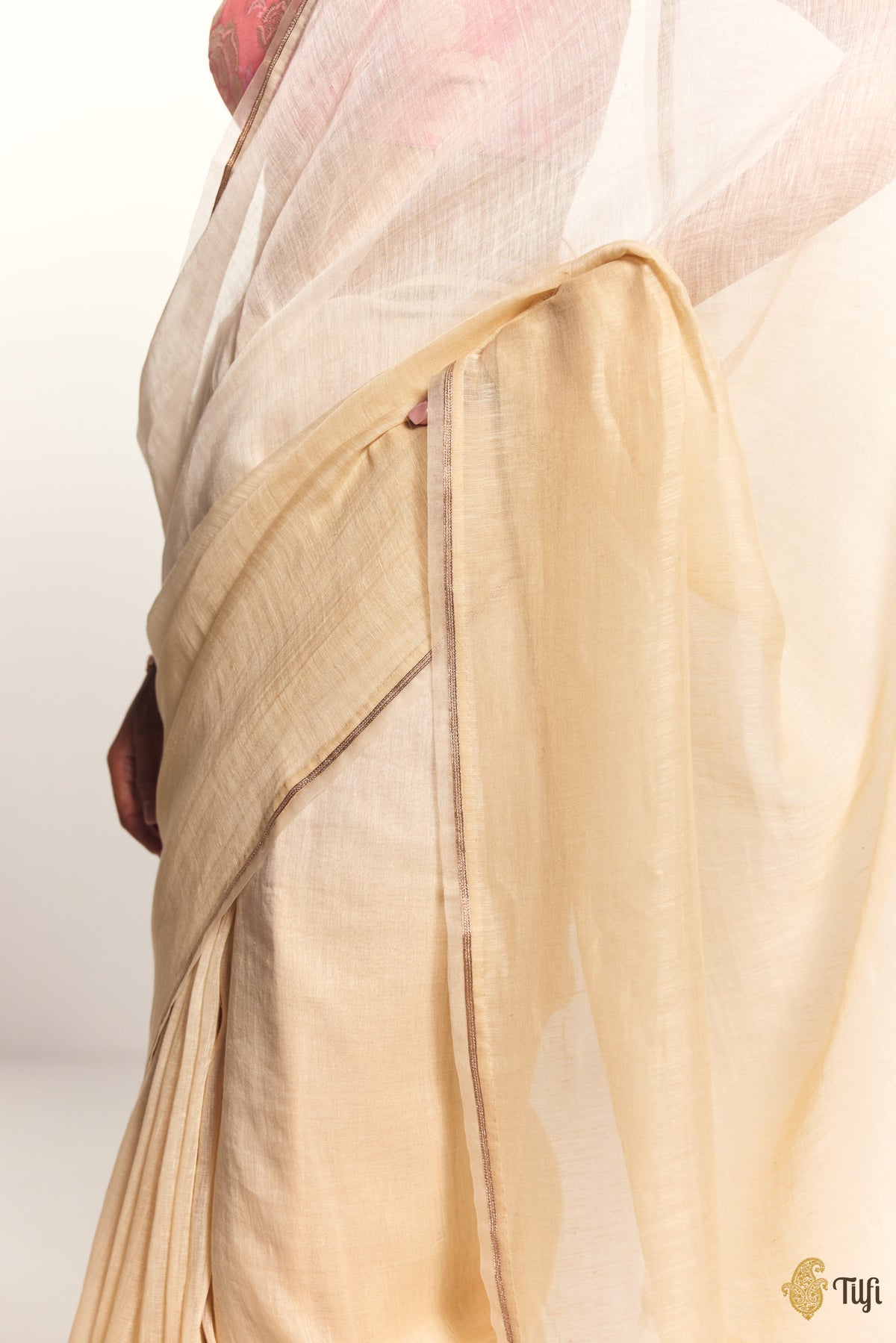 Pre-Order: 'Sutra' Off-White-Beige Pure Linen Banarasi Handloom Tilfi Essentials Saree