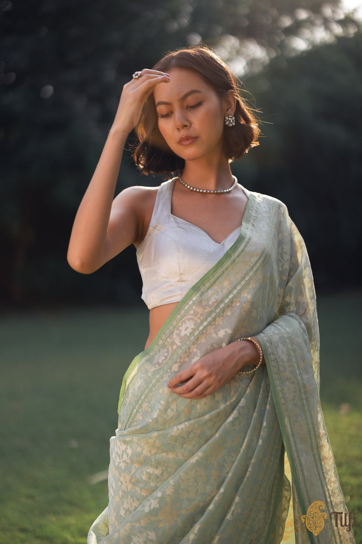 &#39;Kairavi&#39; Light Green Pure Cotton Tissue Real Zari Banarasi Handloom Saree