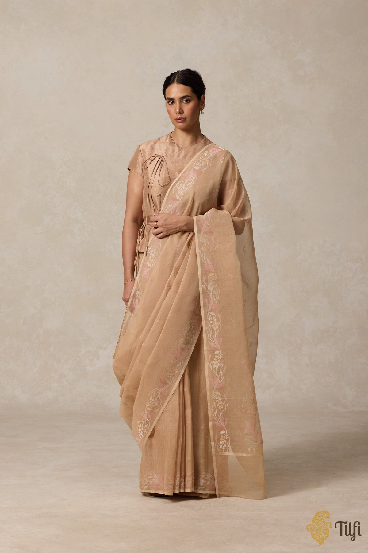 &#39;Fuyu&#39; Beige Pure Cotton Jamdani Real Zari Banarasi Handloom Saree