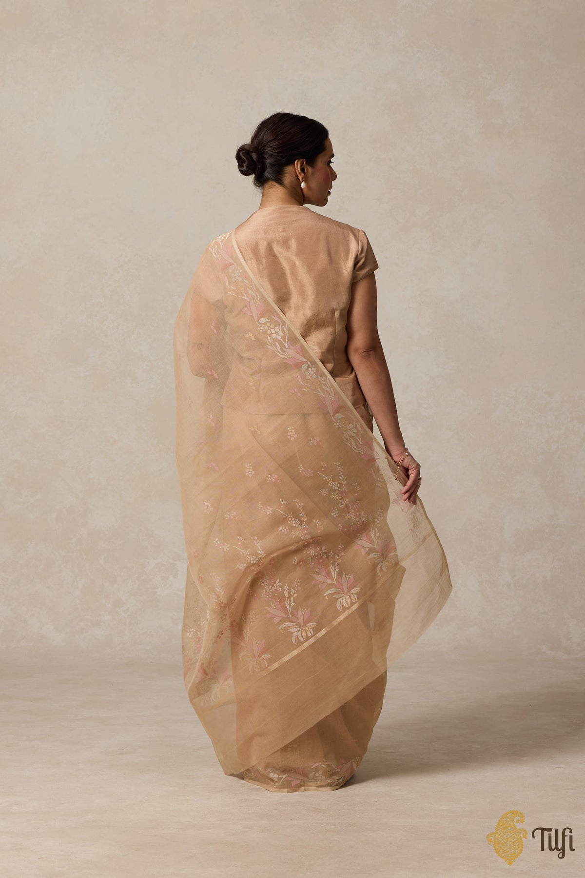 &#39;Fuyu&#39; Beige Pure Cotton Jamdani Real Zari Banarasi Handloom Saree