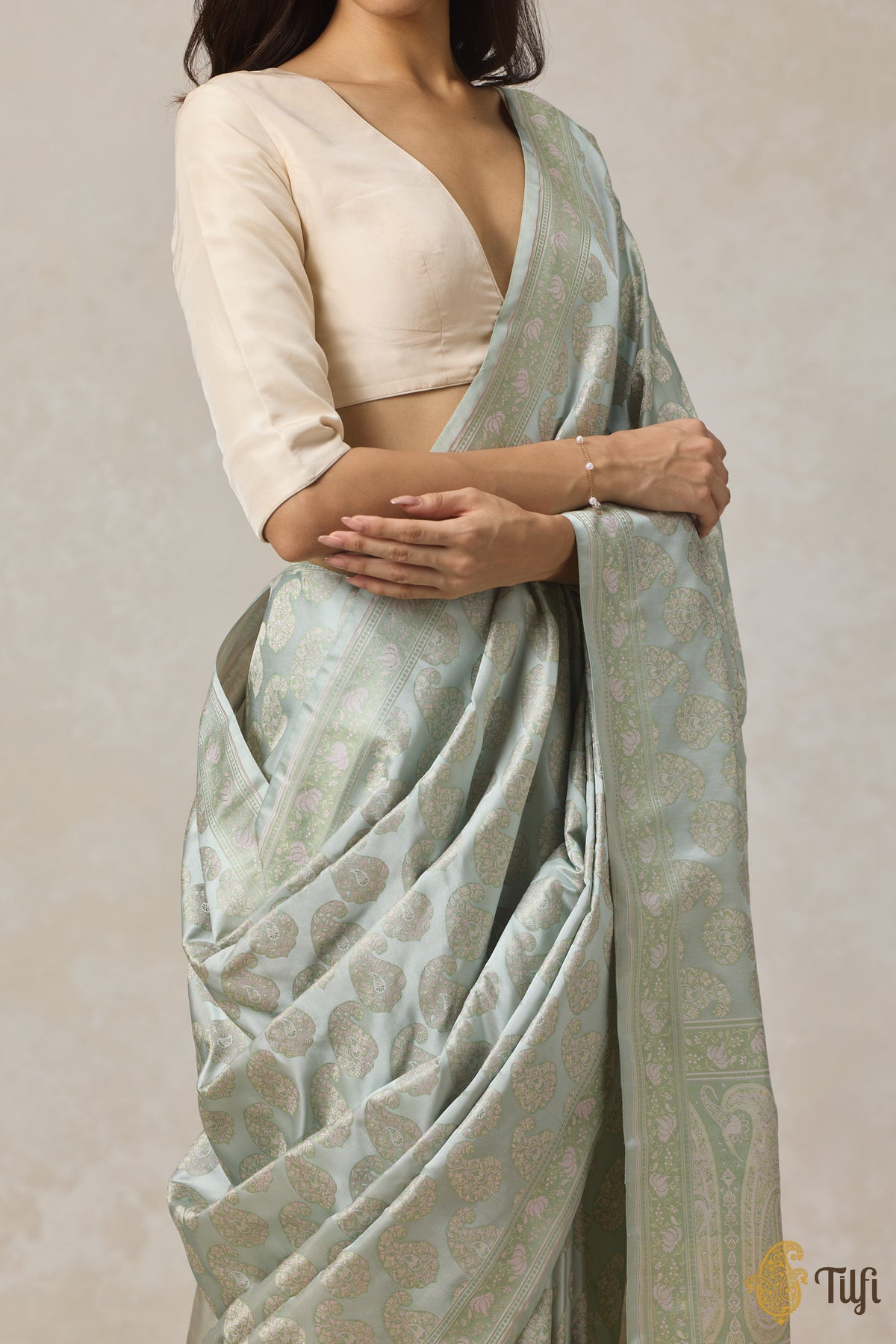 Pre-Order: Light Blue Pure Soft Satin Silk Tanchoi Jamawar Banarasi Handloom Saree