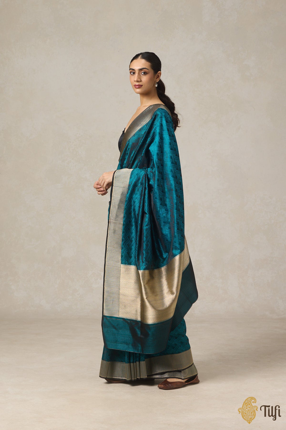 Black-Blue Pure Satin Silk Banarasi Tanchoi Handloom Saree