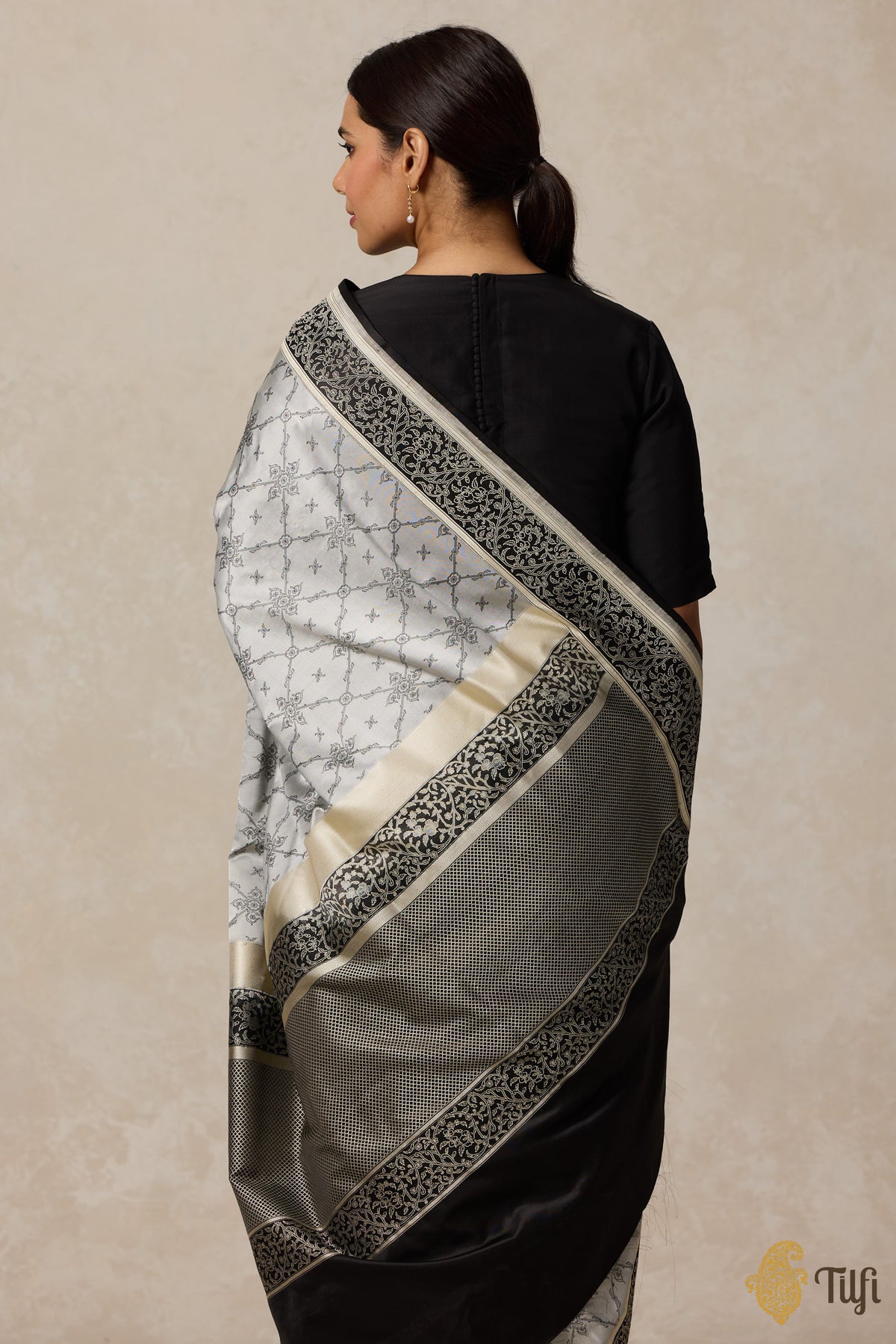 Grey &amp; Black Pure Soft Satin Tanchoi Banarasi Handloom Saree