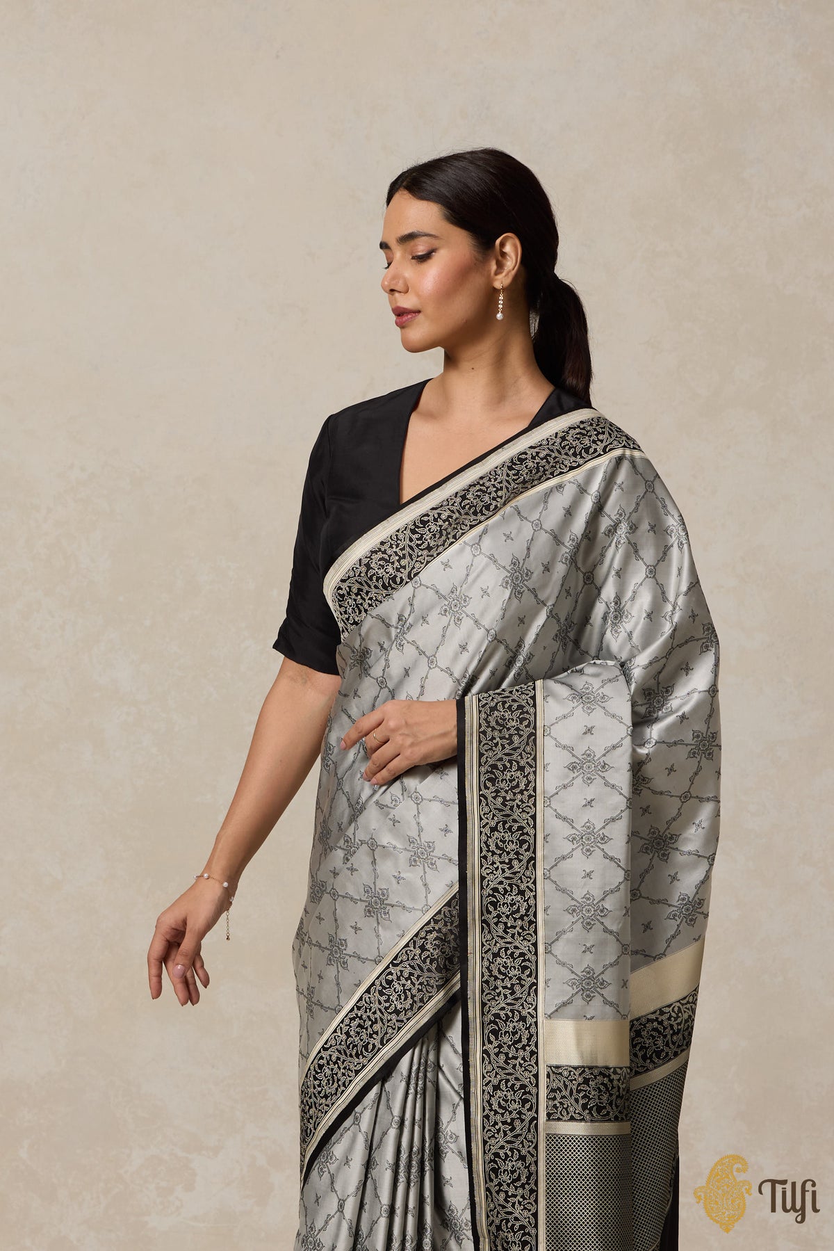 Grey &amp; Black Pure Soft Satin Tanchoi Banarasi Handloom Saree