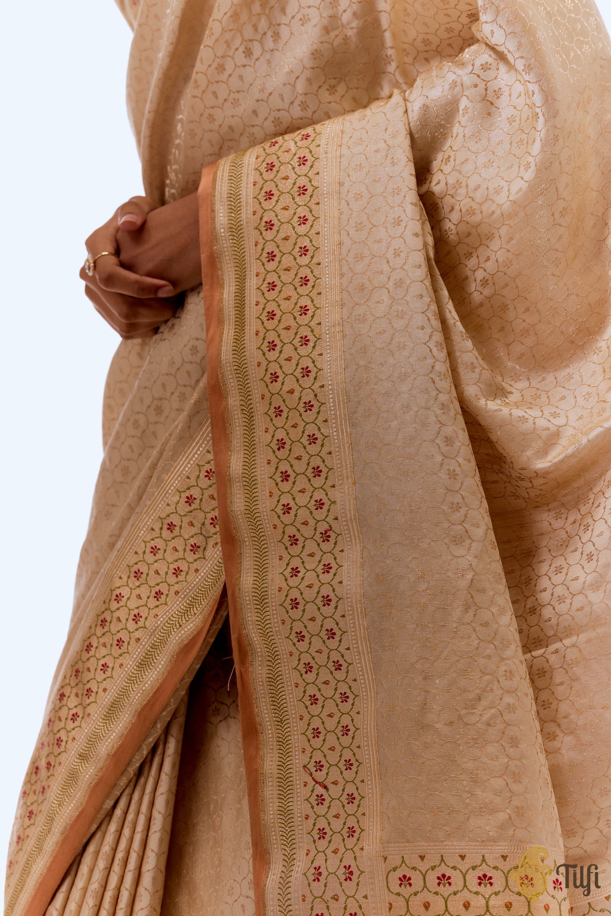 &#39;Anar Lata&#39; Cream-Gold Pure Satin Silk Tissue Banarasi Handloom Saree