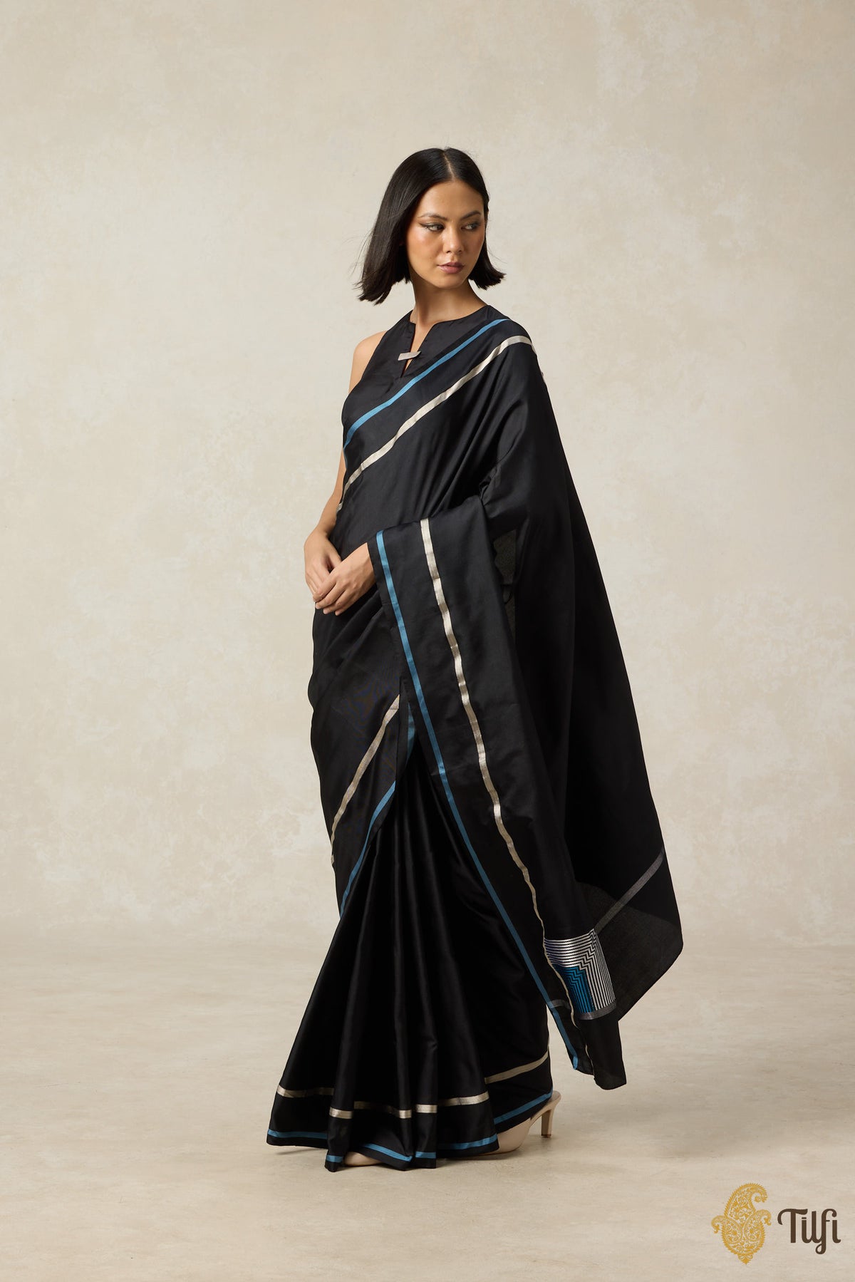 &#39;Concerto&#39; Black Pure Silk Twill Banarasi Handloom Saree