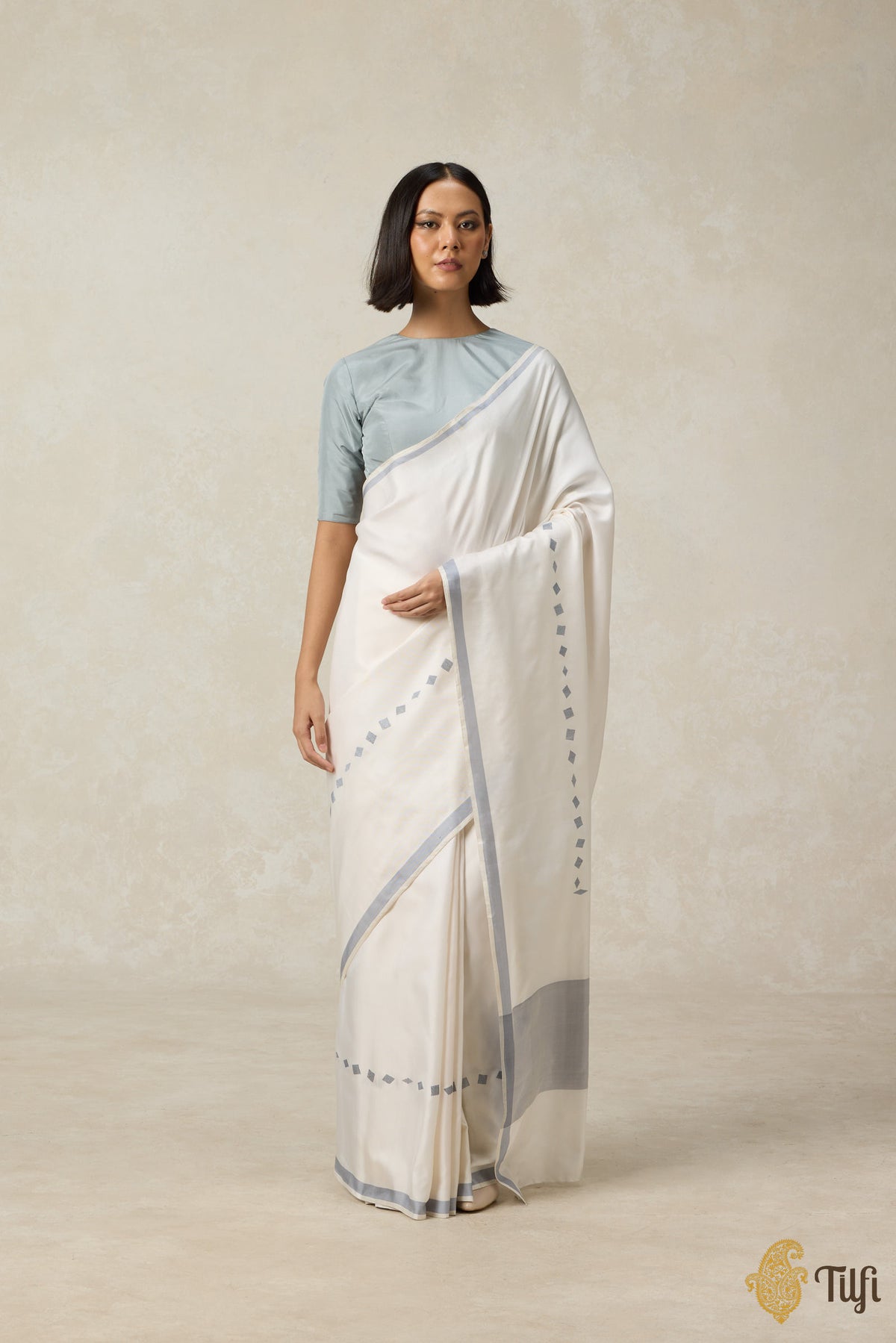 &#39;Aria&#39; White Pure Silk Twill Banarasi Handloom Saree