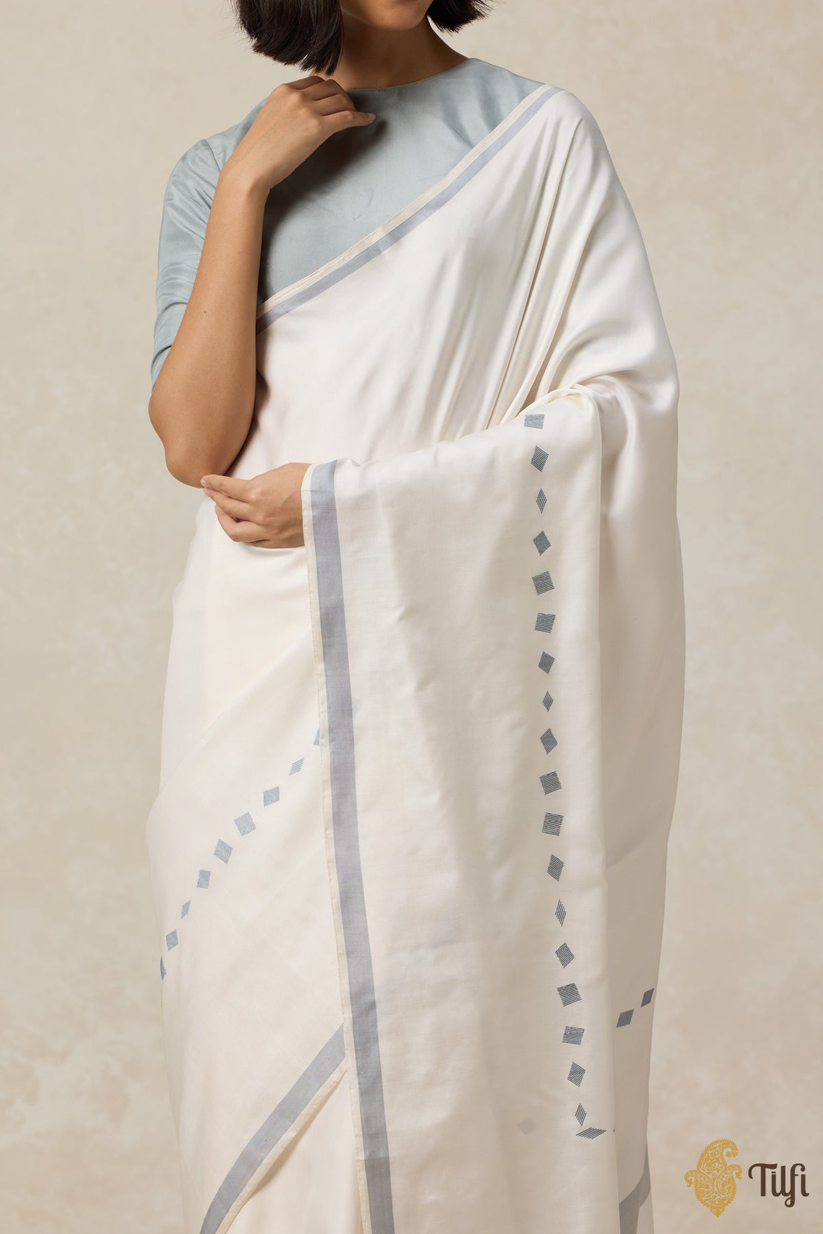 &#39;Aria&#39; White Pure Silk Twill Banarasi Handloom Saree