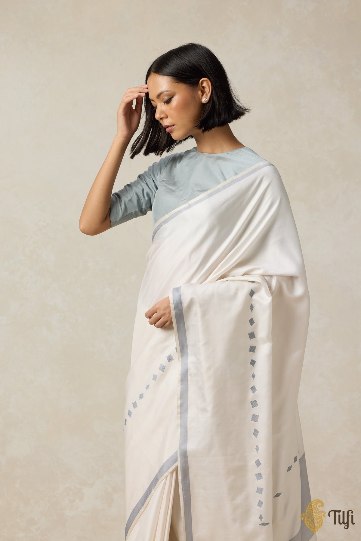 &#39;Aria&#39; White Pure Silk Twill Banarasi Handloom Saree