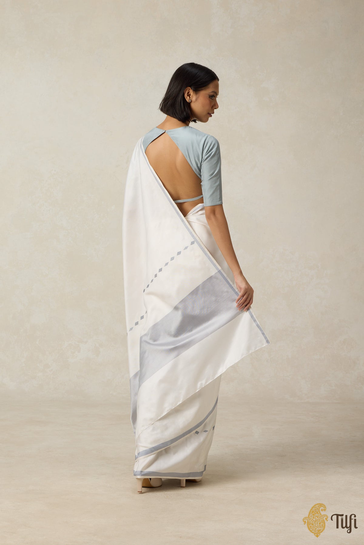 &#39;Aria&#39; White Pure Silk Twill Banarasi Handloom Saree