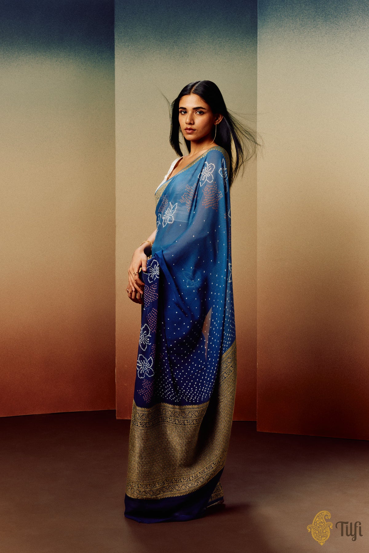 &#39;Plumeria&#39; Blue Ombre Pure Georgette Banarasi Bandhani Handloom Saree