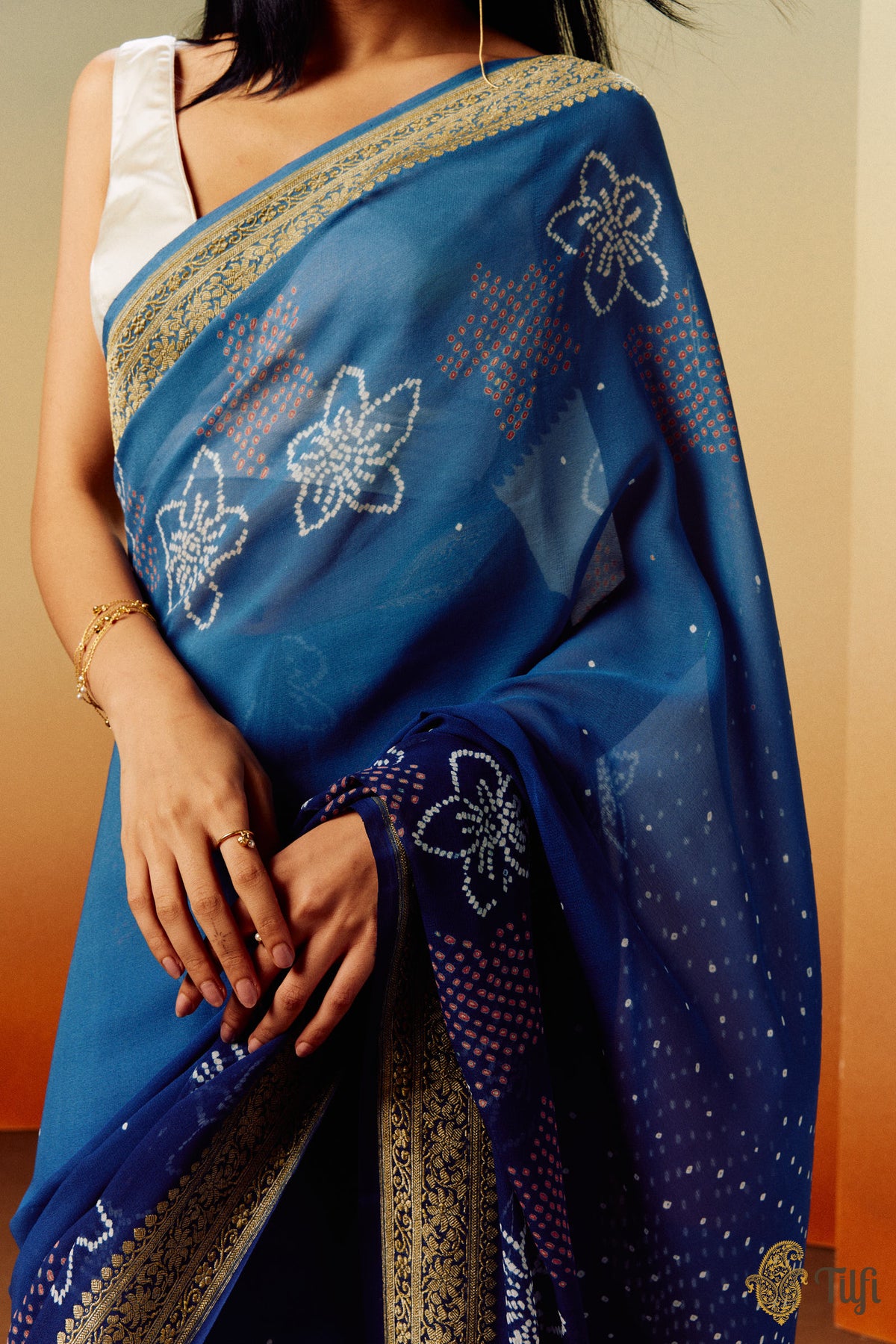 &#39;Plumeria&#39; Blue Ombre Pure Georgette Banarasi Bandhani Handloom Saree