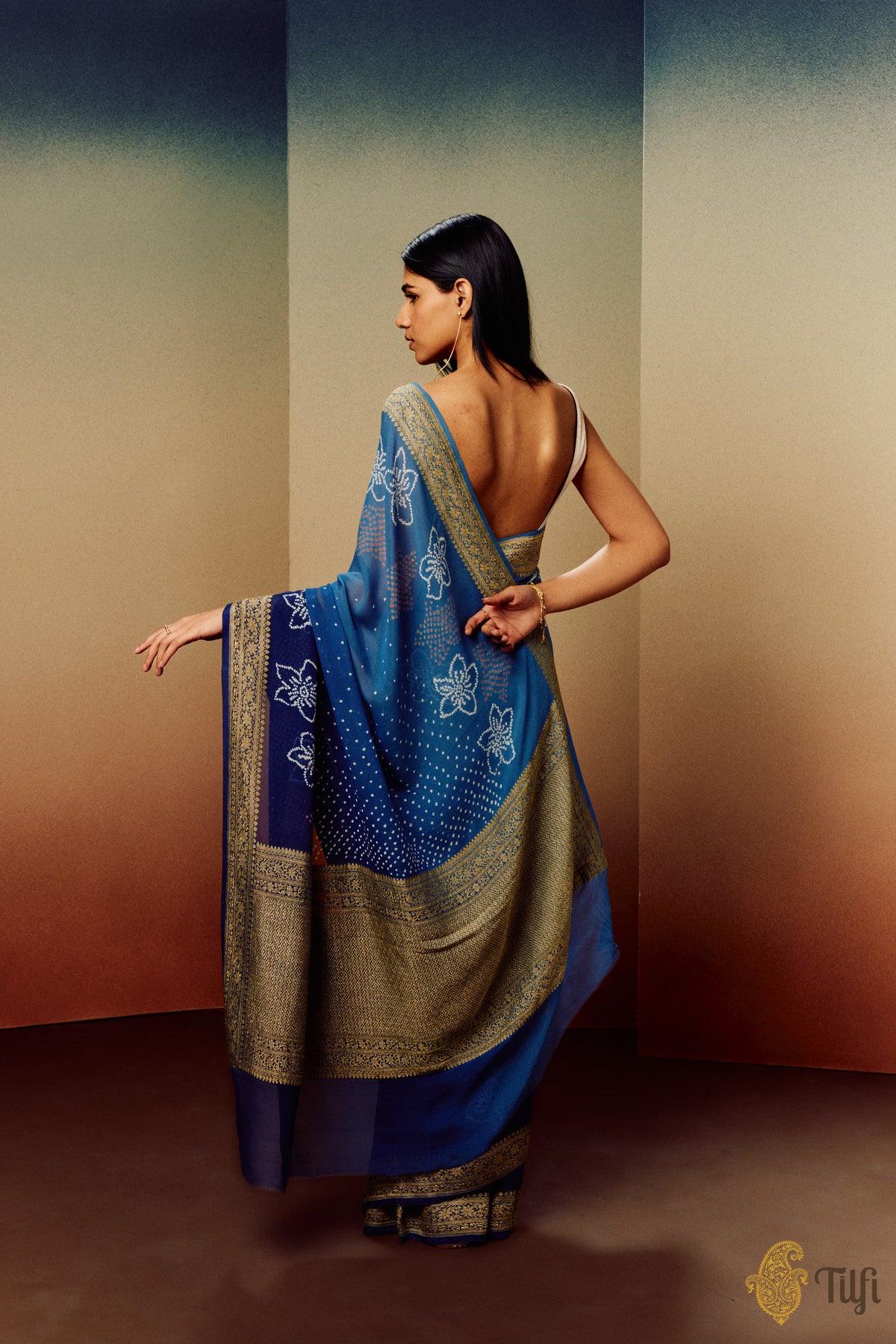 &#39;Plumeria&#39; Blue Ombre Pure Georgette Banarasi Bandhani Handloom Saree