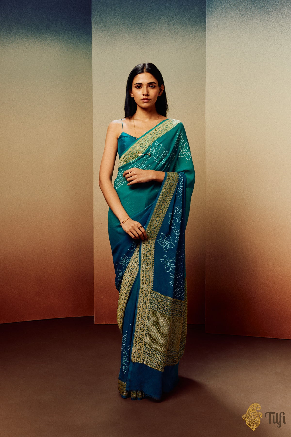 &#39;Plumeria&#39; Teal Green-Blue Pure Georgette Banarasi Bandhani Handloom Saree