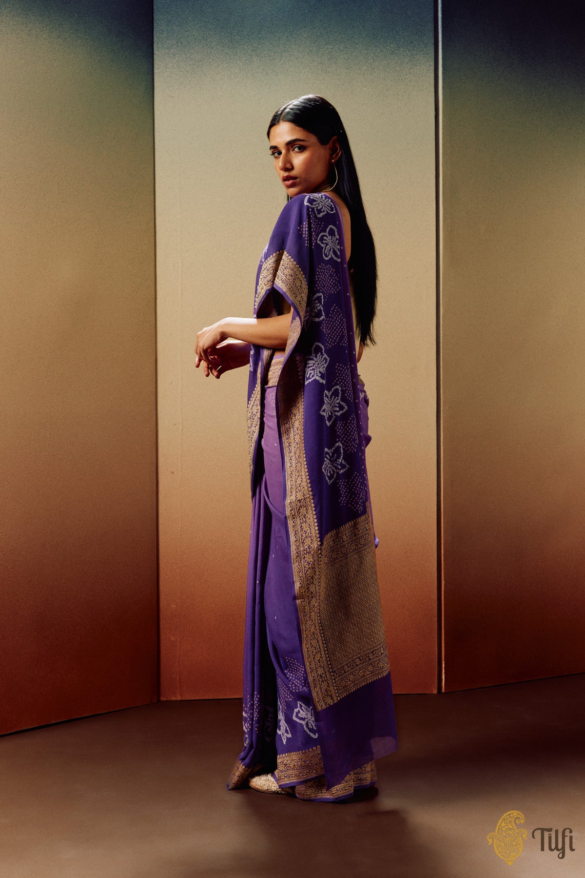 &#39;Plumeria&#39; Purple Ombre Pure Georgette Banarasi Bandhani Handloom Saree