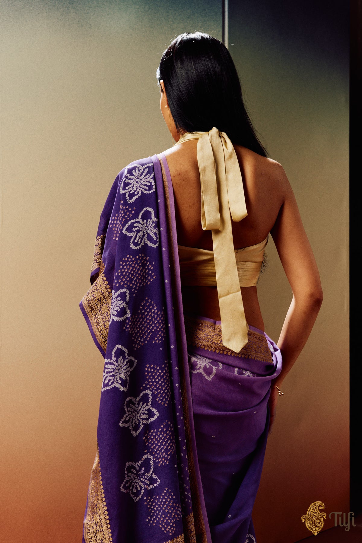 &#39;Plumeria&#39; Purple Ombre Pure Georgette Banarasi Bandhani Handloom Saree