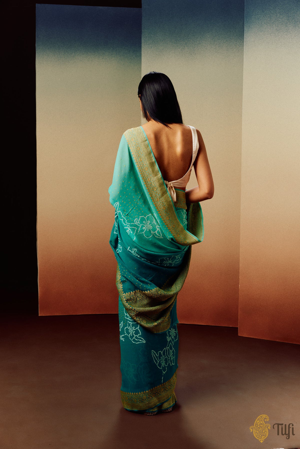 &#39;Periwinkle&#39; Teal Green Ombre Pure Georgette Banarasi Bandhani Handloom Saree