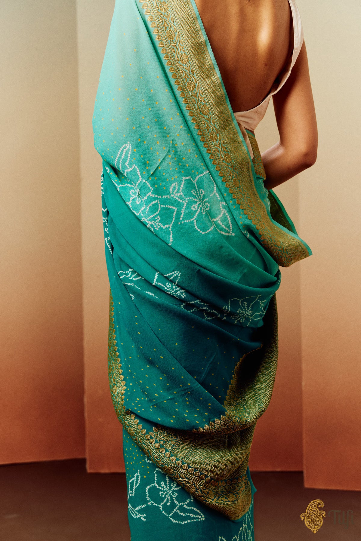 &#39;Periwinkle&#39; Teal Green Ombre Pure Georgette Banarasi Bandhani Handloom Saree