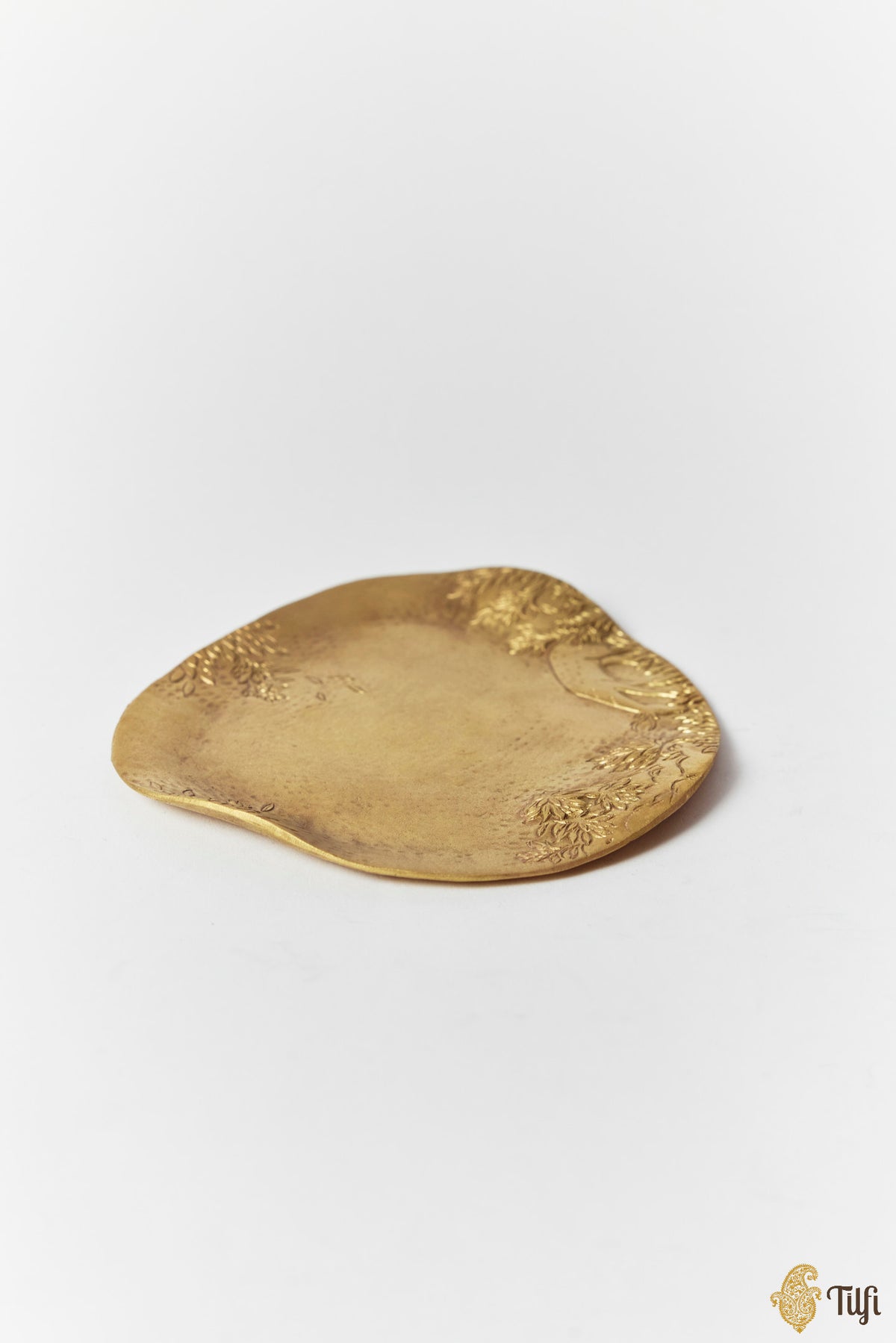 'Grazing Deer' Shikargah Handcrafted Brass Trinket Tray