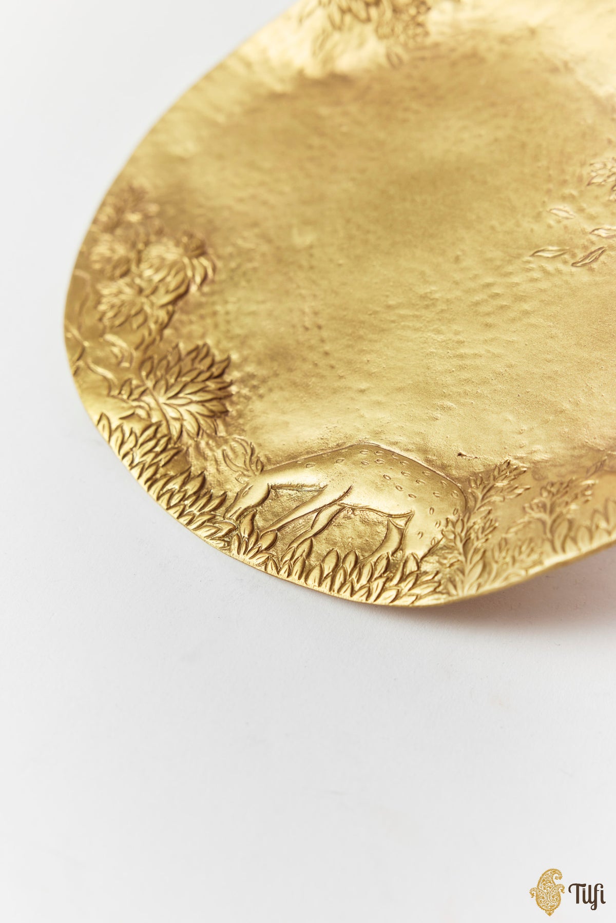 'Grazing Deer' Shikargah Handcrafted Brass Trinket Tray