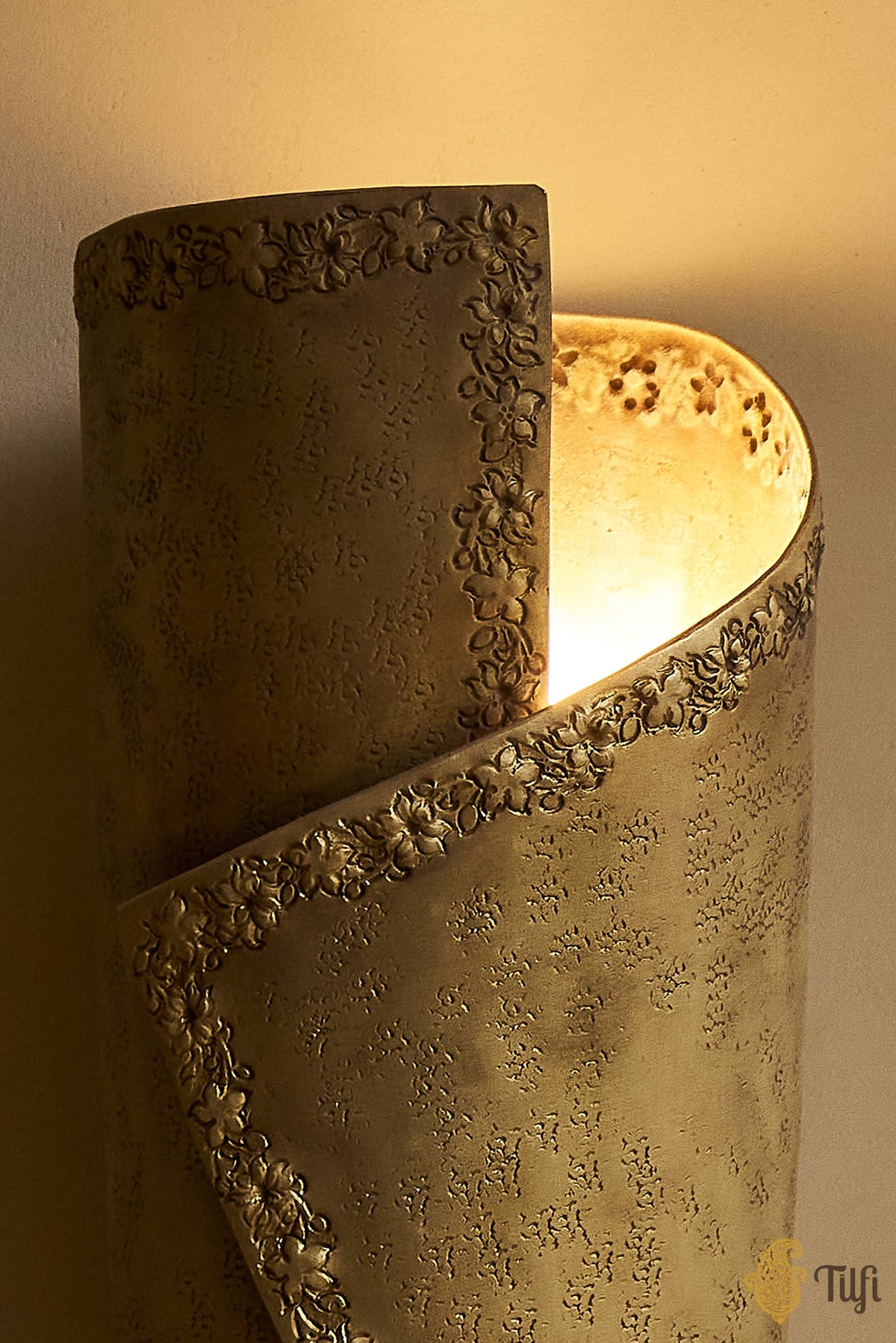 Pure Brass Metal Repoussé Light Sconce