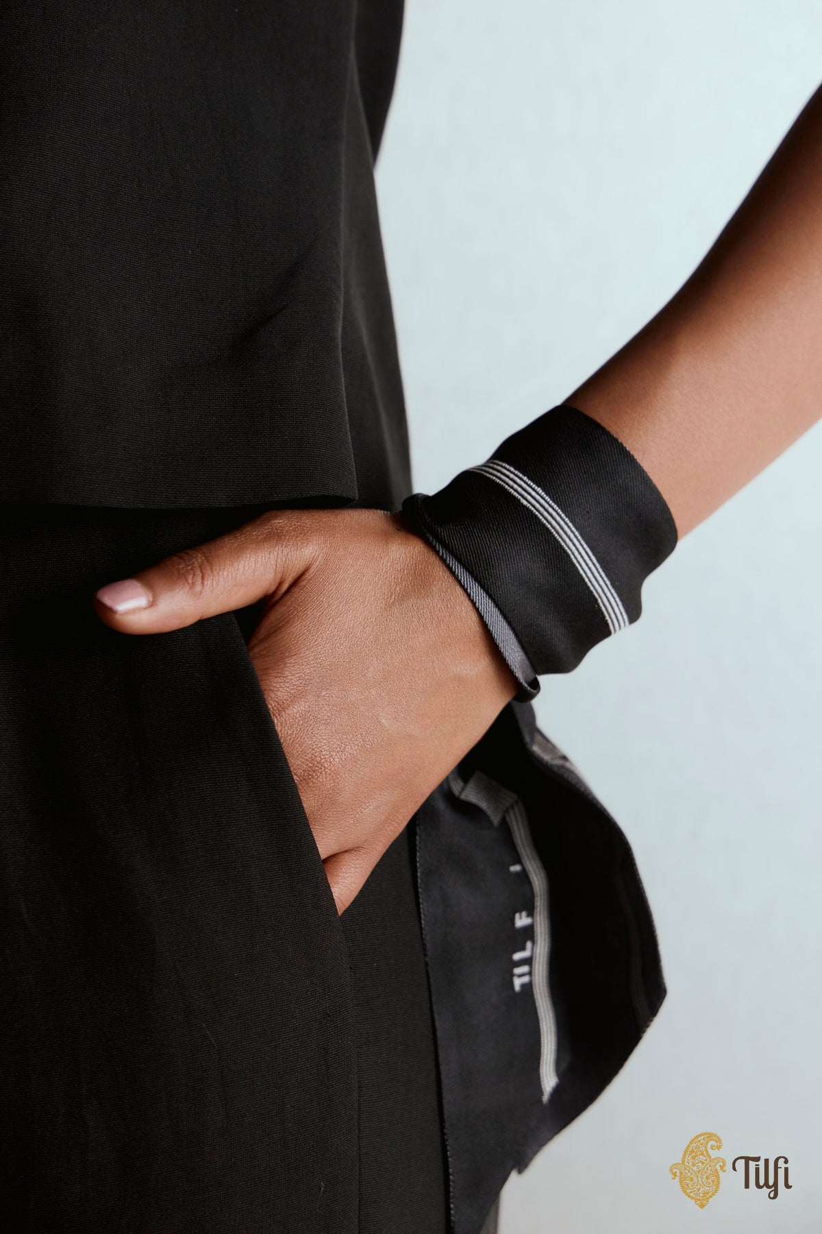 Black Pure Silk Tillet