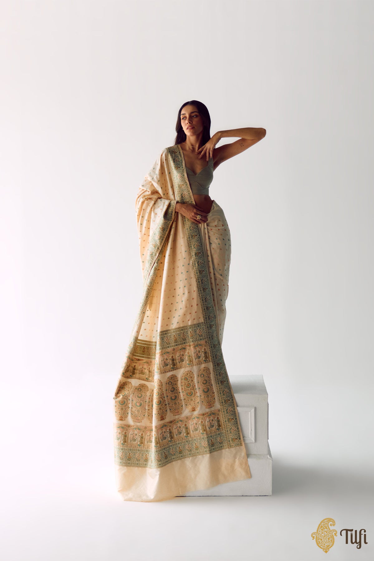 Pre-Order: Off-White Pure Katan Silk Banarasi Baluchari Handloom Saree