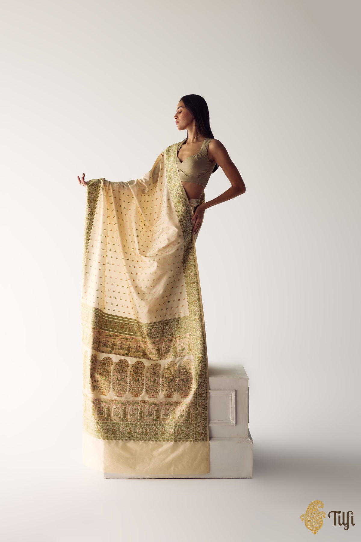 Pre-Order: Off-White Pure Katan Silk Banarasi Baluchari Handloom Saree