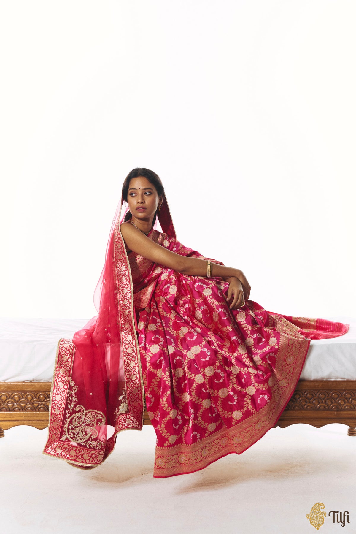 'Vasundhara' Red-Rani Pink Pure Katan Silk Banarasi Handloom Saree