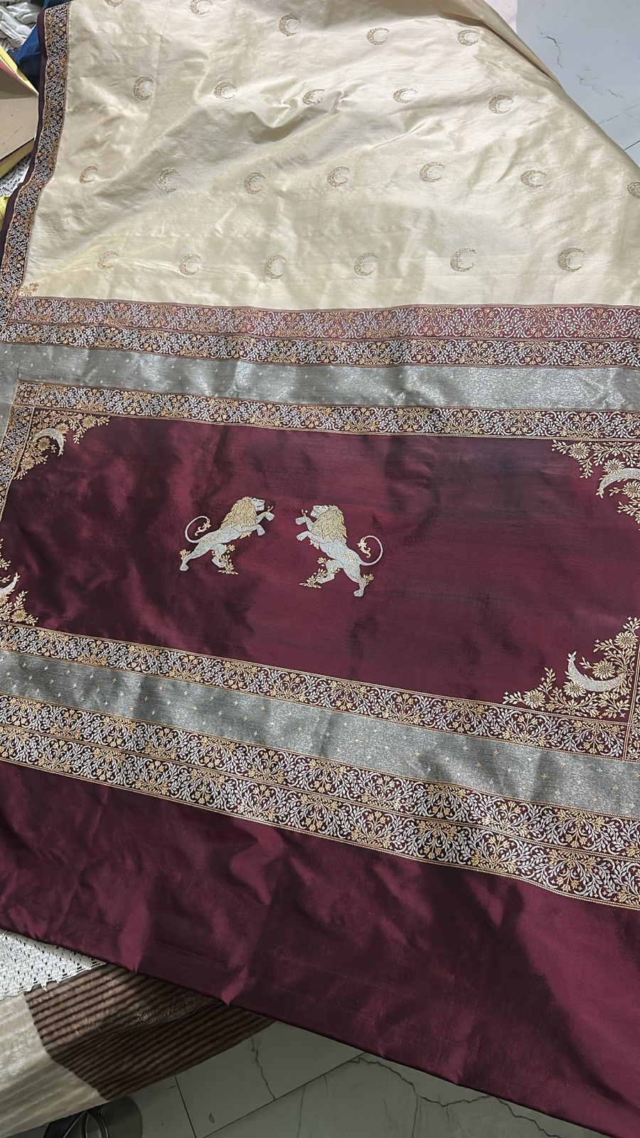 Real Zari Cream-Maroon Chaand Booti Pair Lion In Pallu Saree