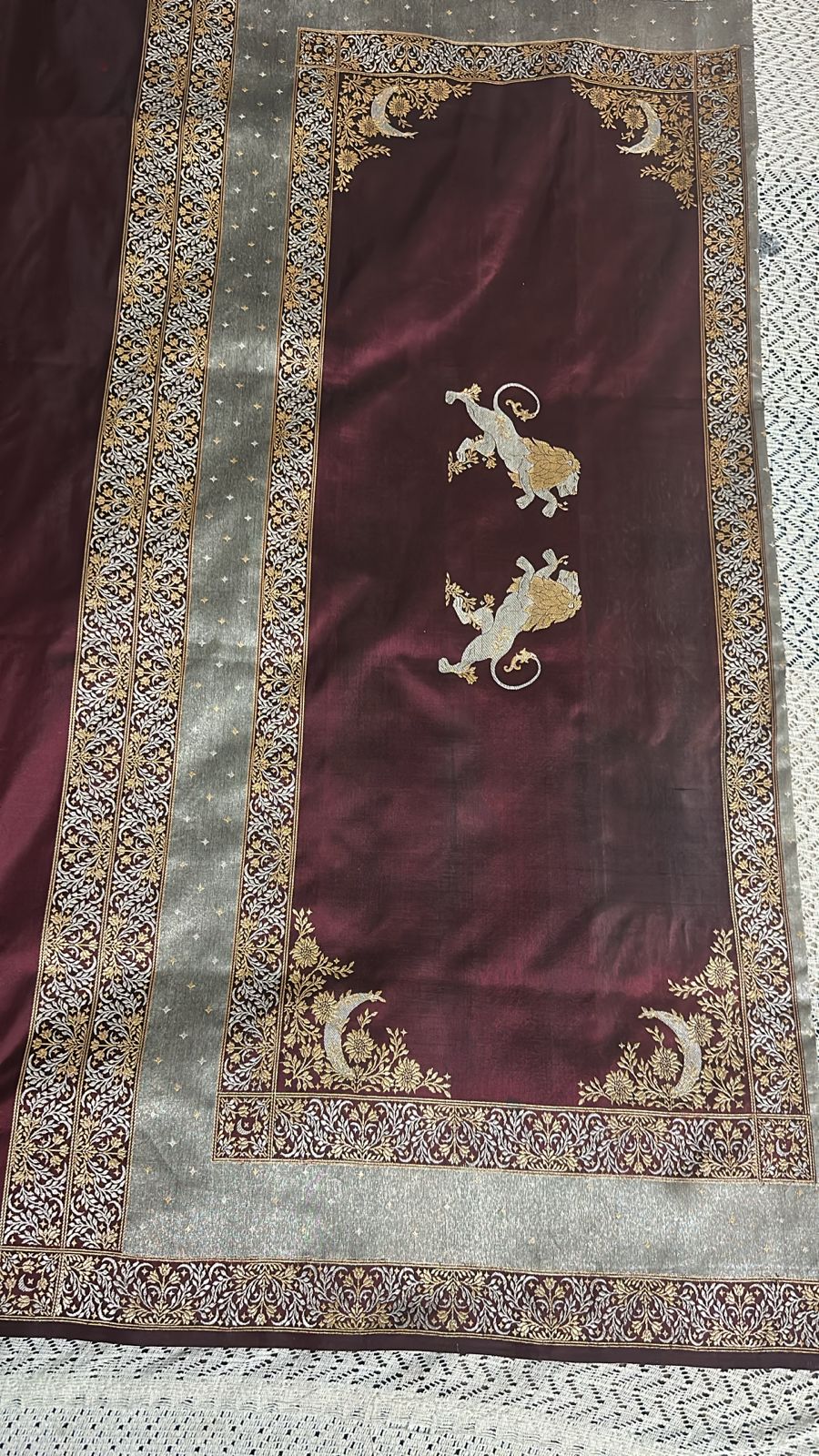 Real Zari Cream-Maroon Chaand Booti Pair Lion In Pallu Saree