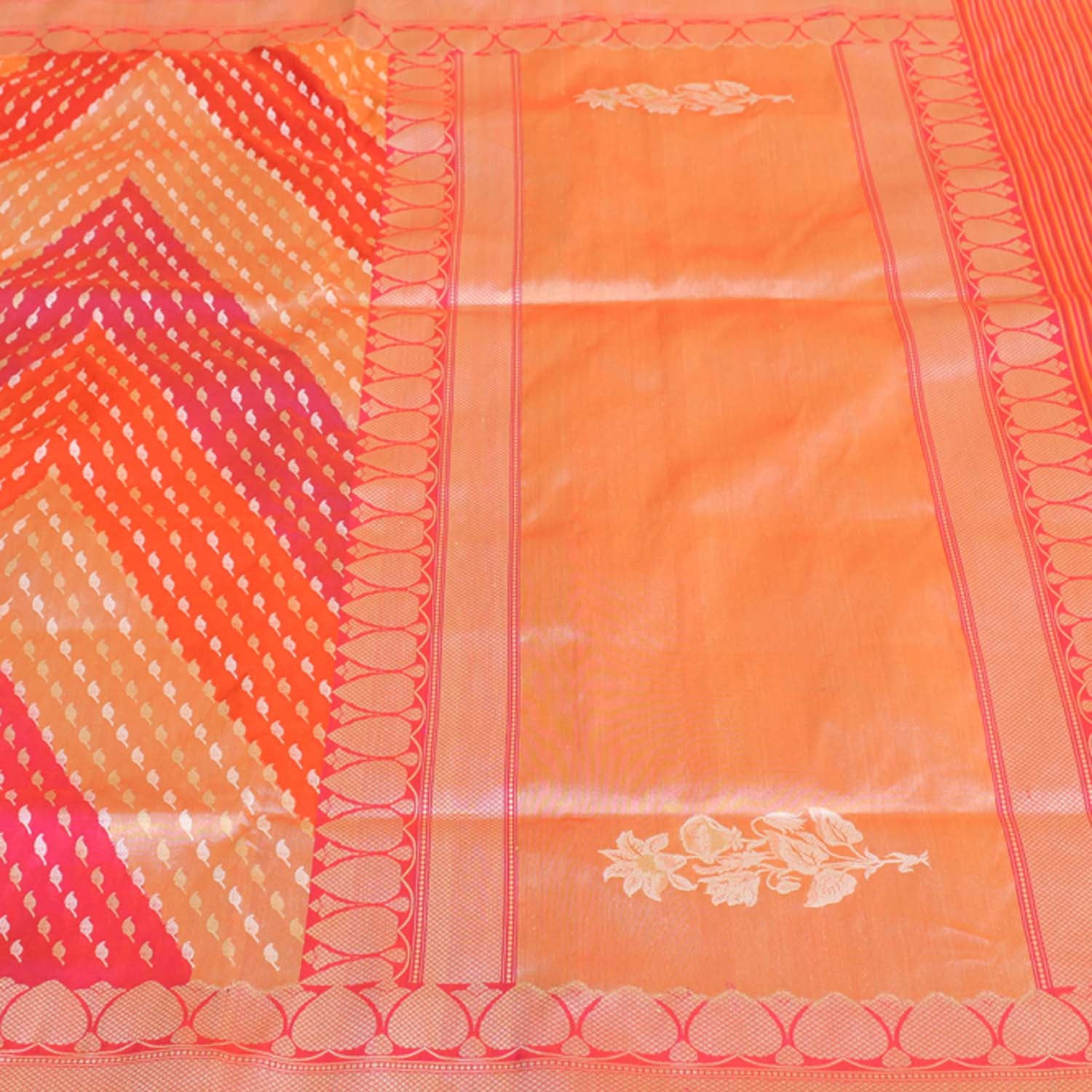 Rangkat Pure Katan Silk Banarasi Handloom Saree - Tilfi