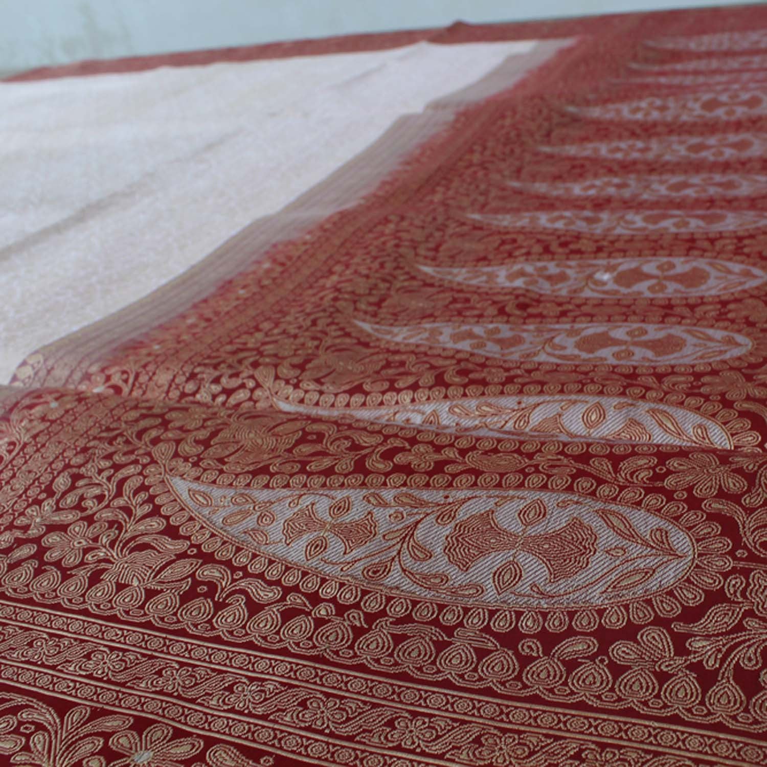 White Pure Katan Silk Banarasi Handloom Saree - Tilfi - 1