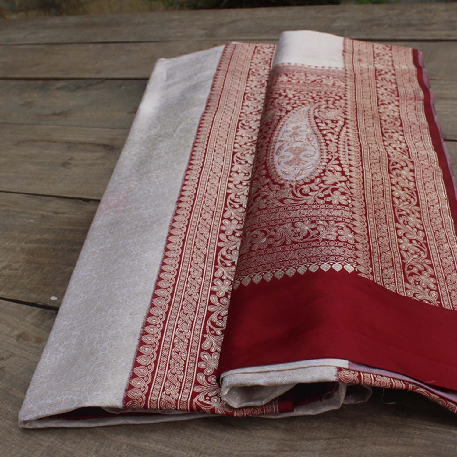 White Pure Katan Silk Banarasi Handloom Saree - Tilfi - 1