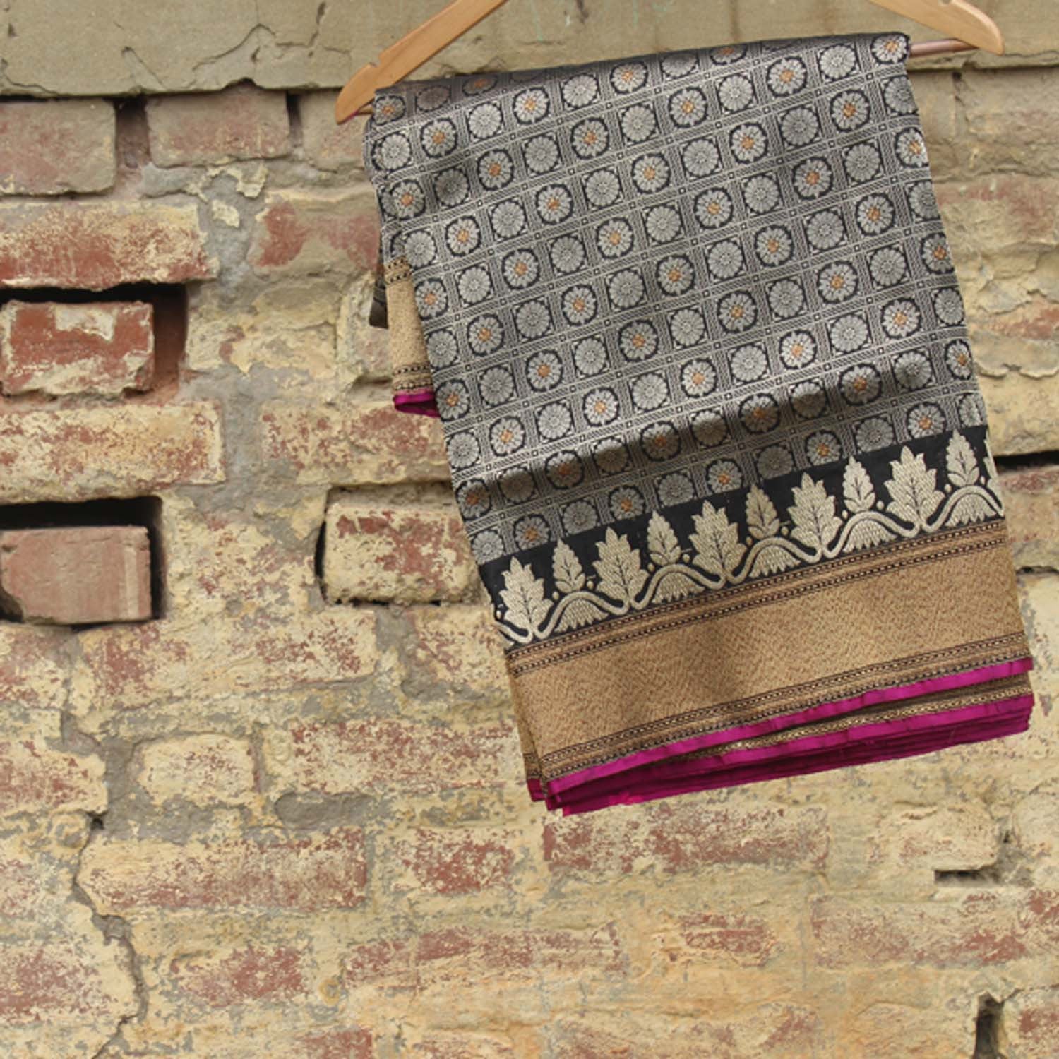 Black Pure Silk Georgette Handloom Banarasi Saree - Tilfi