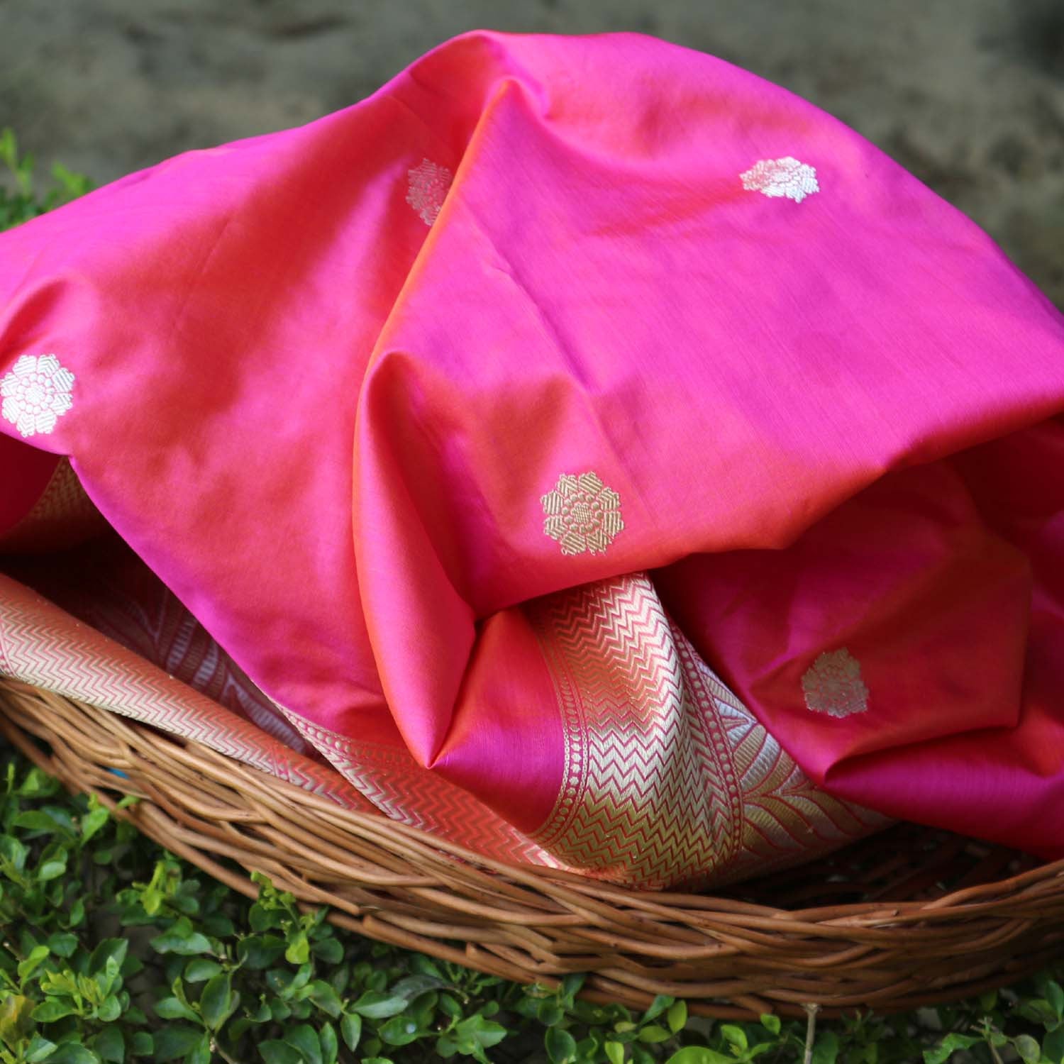 Indian Pink-Orange Pure Katan Silk Banarasi Handloom Dupatta - Tilfi