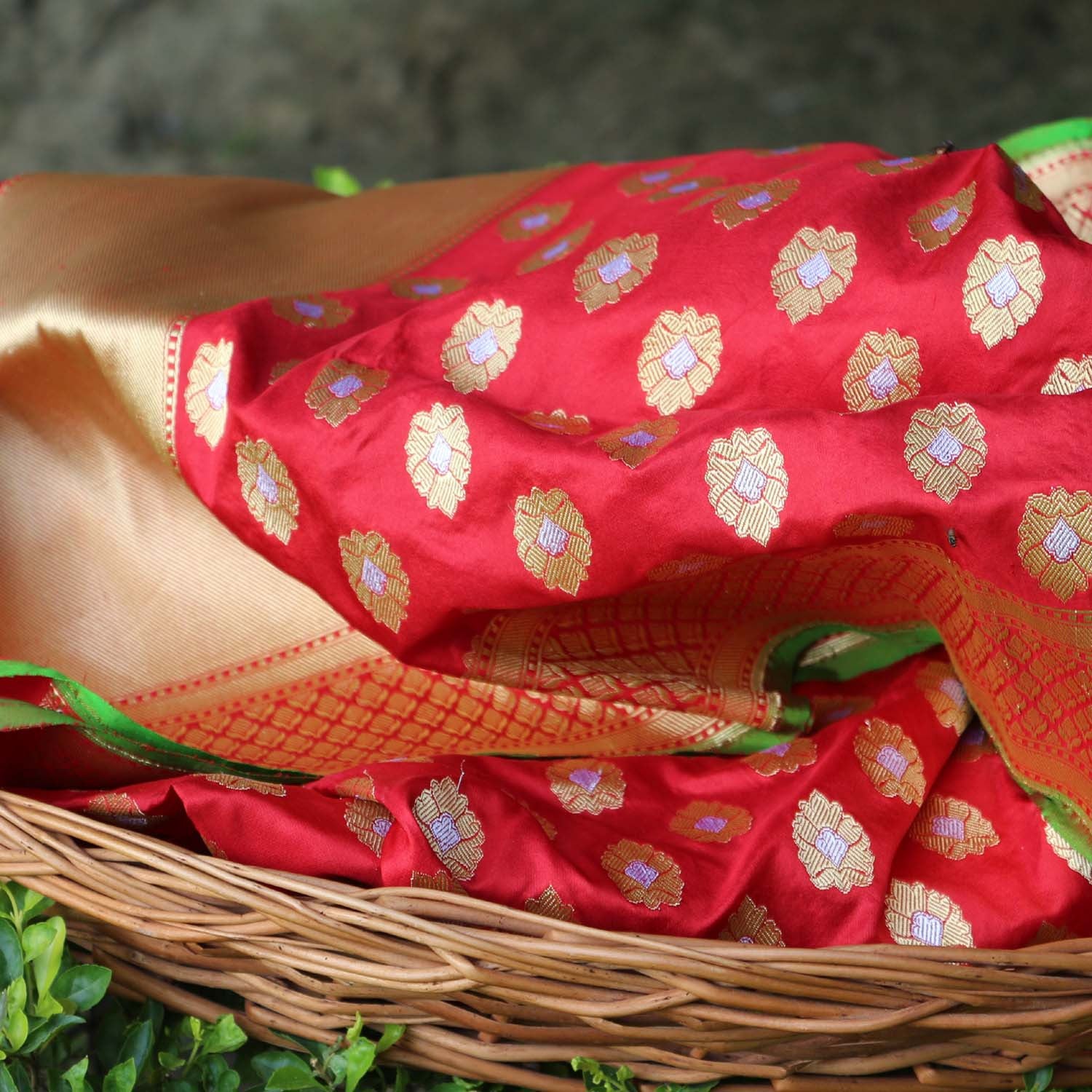 Red Pure Katan Silk Banarasi Handloom Dupatta - Tilfi