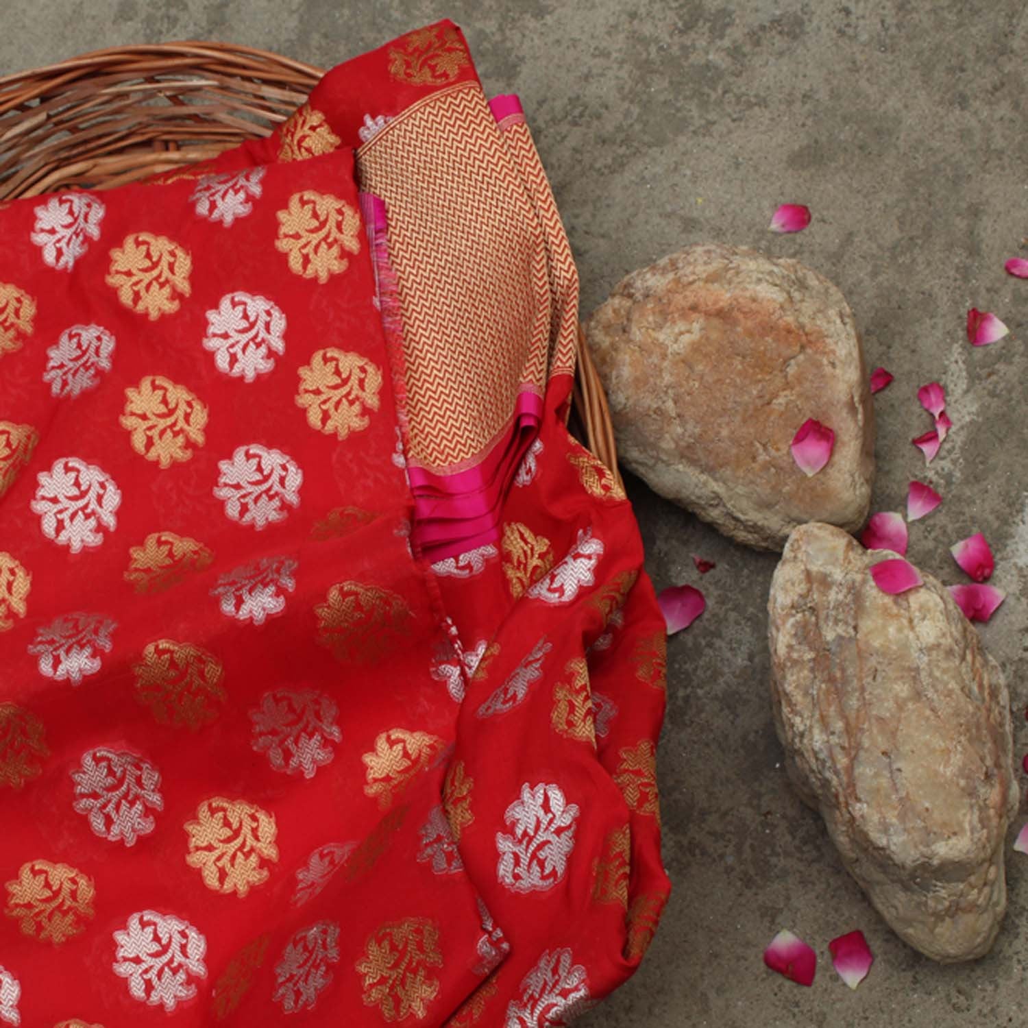 Red Pure Katan Silk Banarasi Handloom Saree - Tilfi