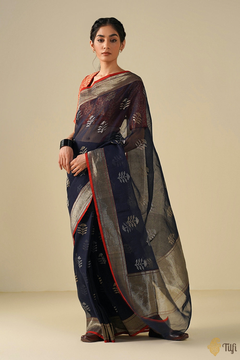 Buy Dark Gery Pure Handloom Dhaka Jamdhani Bengal Cotton Saree-UNM68791  Online at Unnatisilks.com|UNM68791