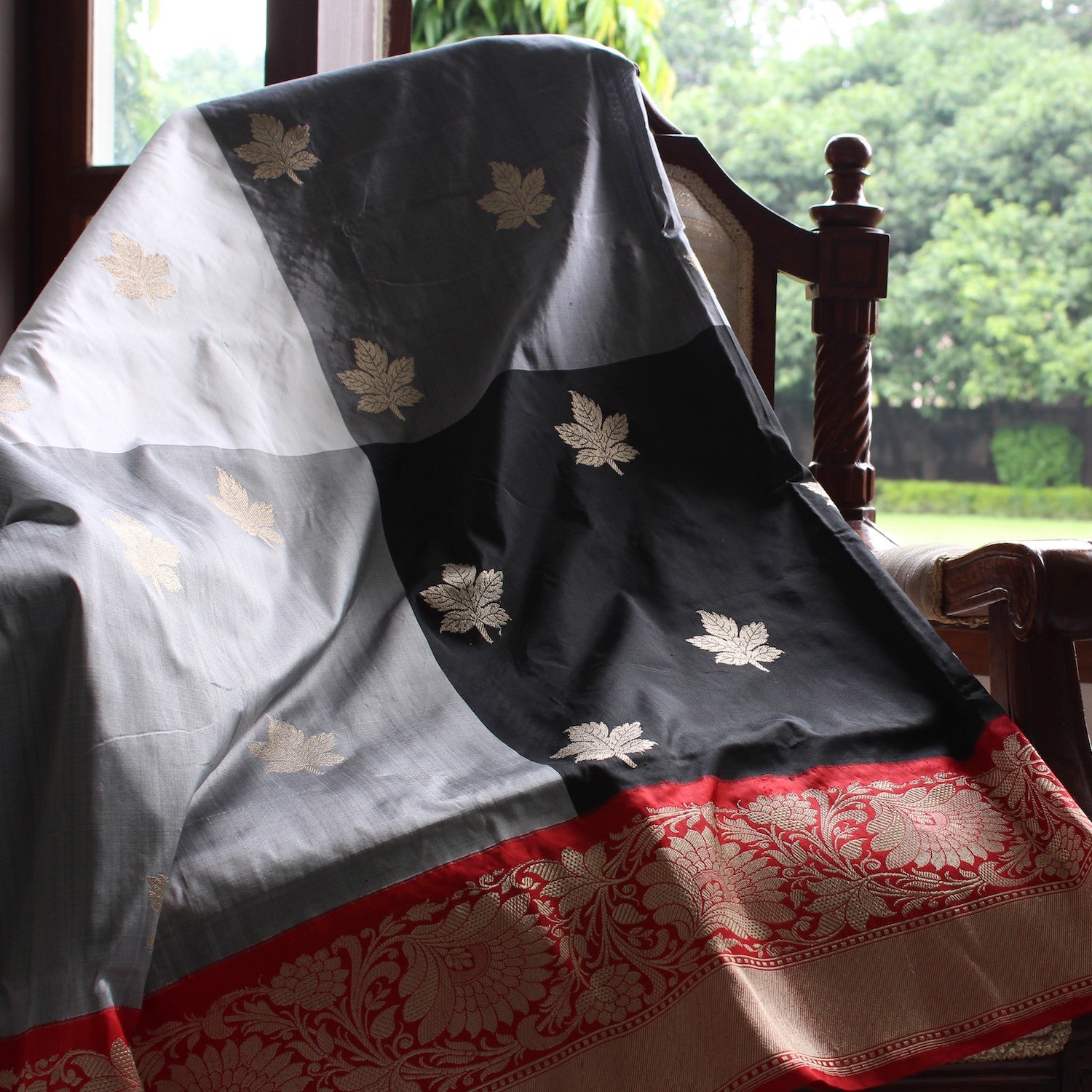 Checkered Pure Katan Silk Handloom Banarasi Saree - Tilfi