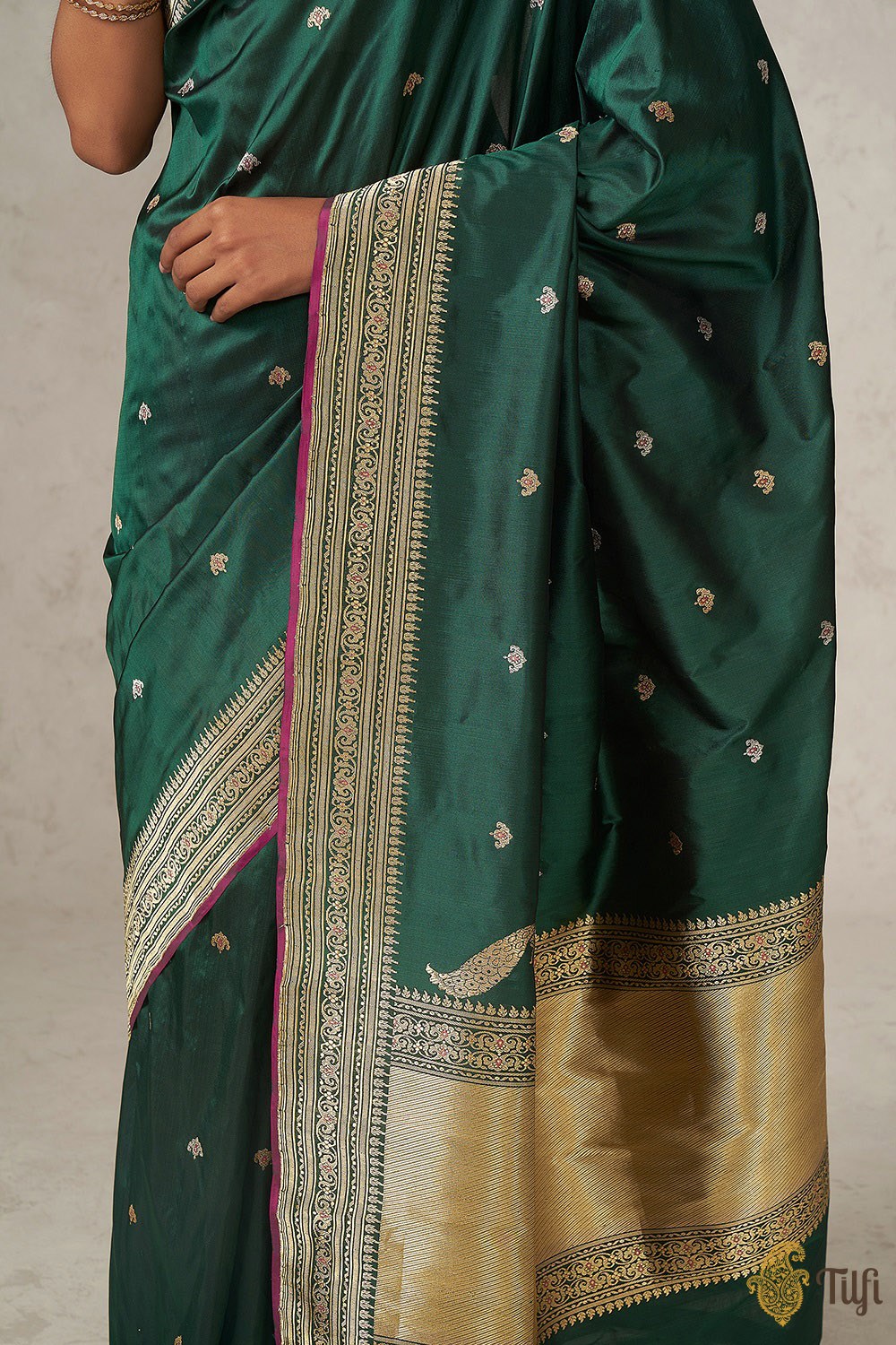 Bottle Green Pure Katan Silk Banarasi Handloom Saree